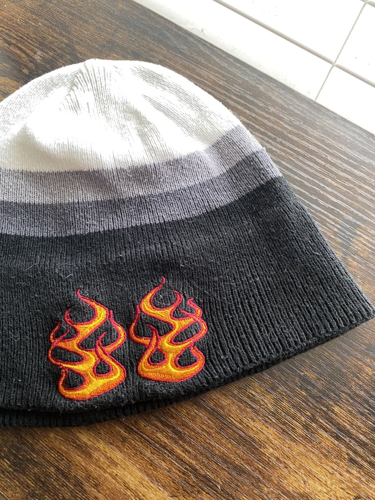 Vintage Y2K Flame Skater Skully Beanie Size ONE SIZE - 2 Thumbnail