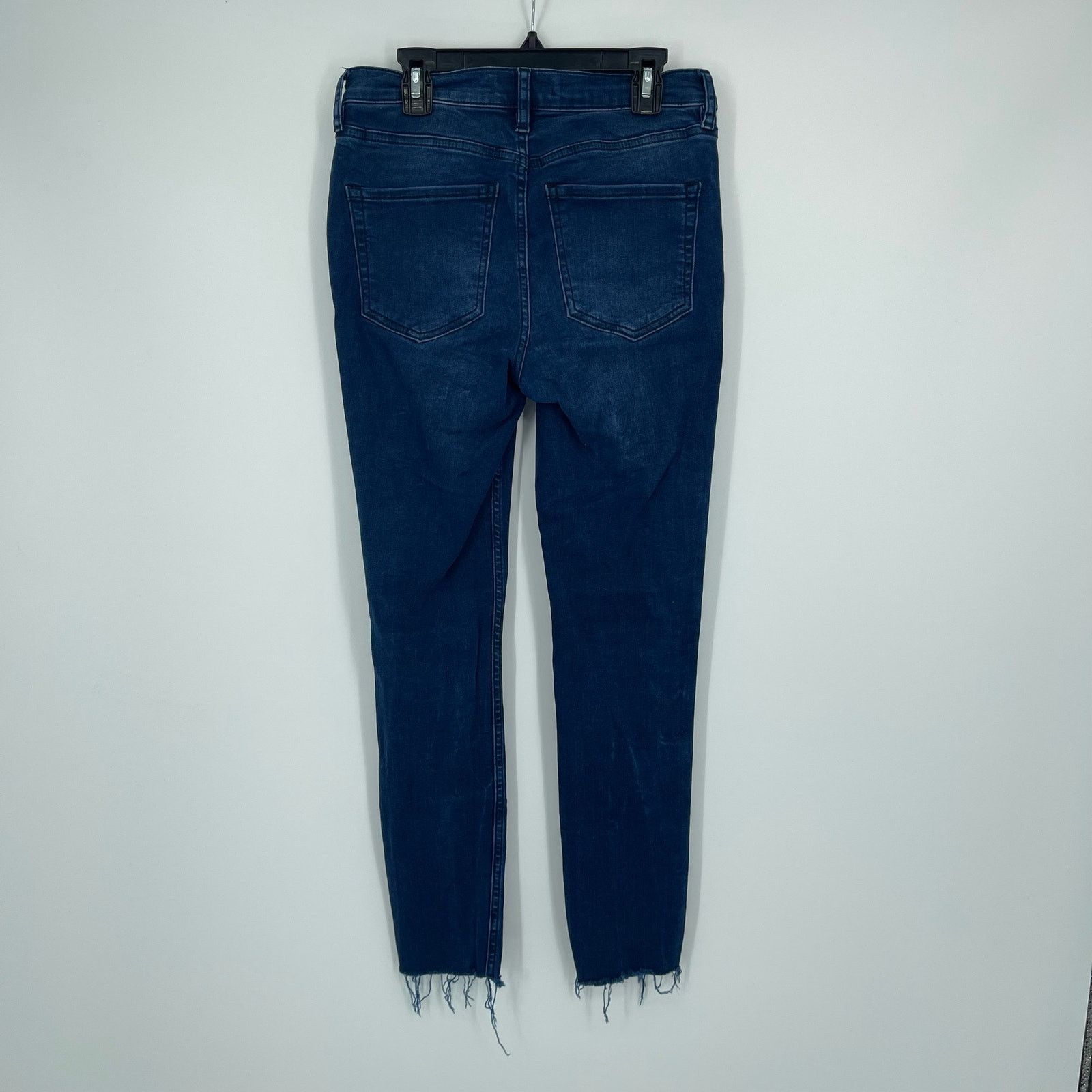 Free People Free People 5 FrontButton Destroyed Reagan DarkWash Jeans 27 Size 27" / US 4 / IT 40 - 4 Thumbnail