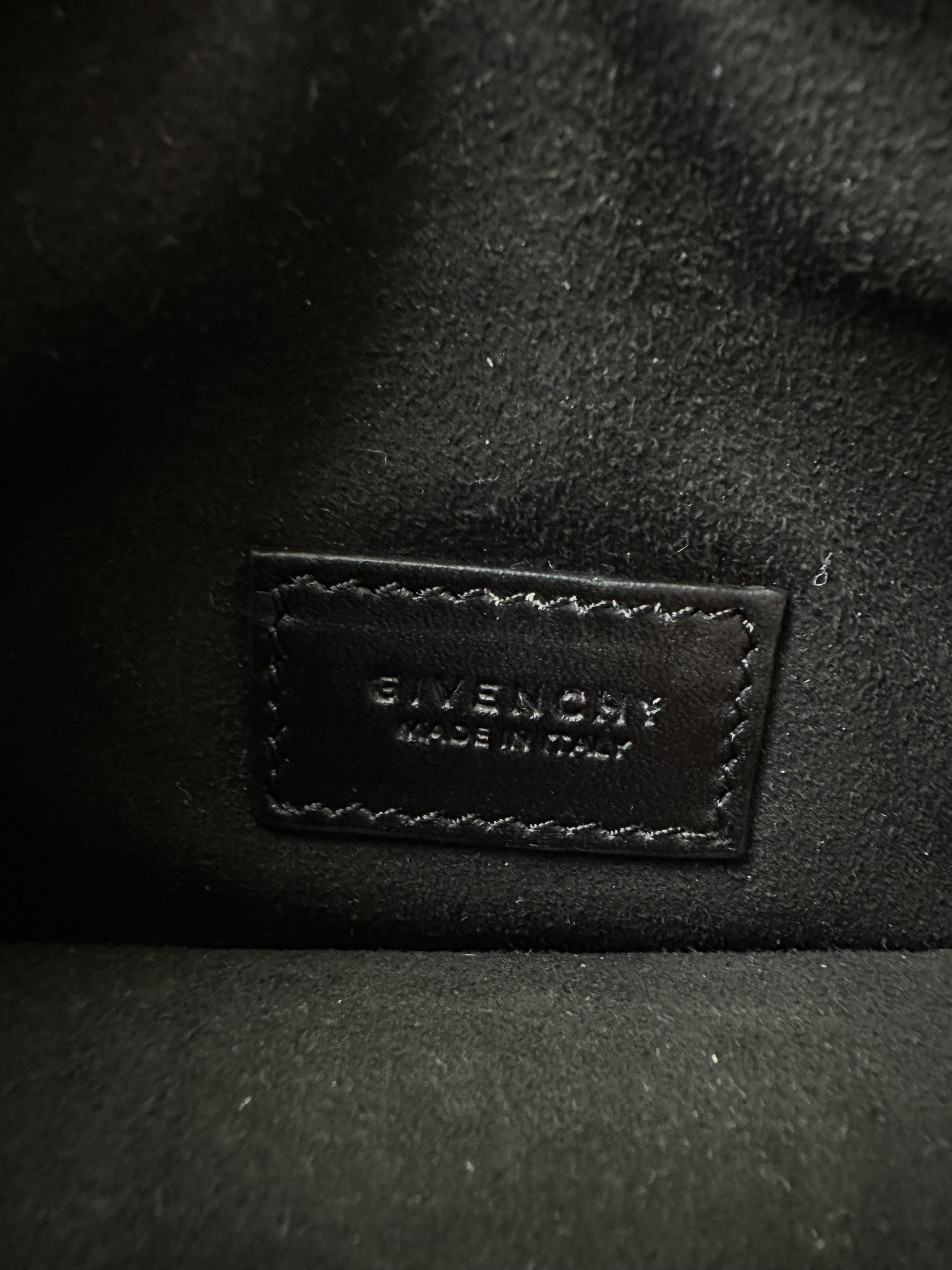 Givenchy Givenchy Rottweiler Ipad Case Rare Size ONE SIZE - 3 Thumbnail