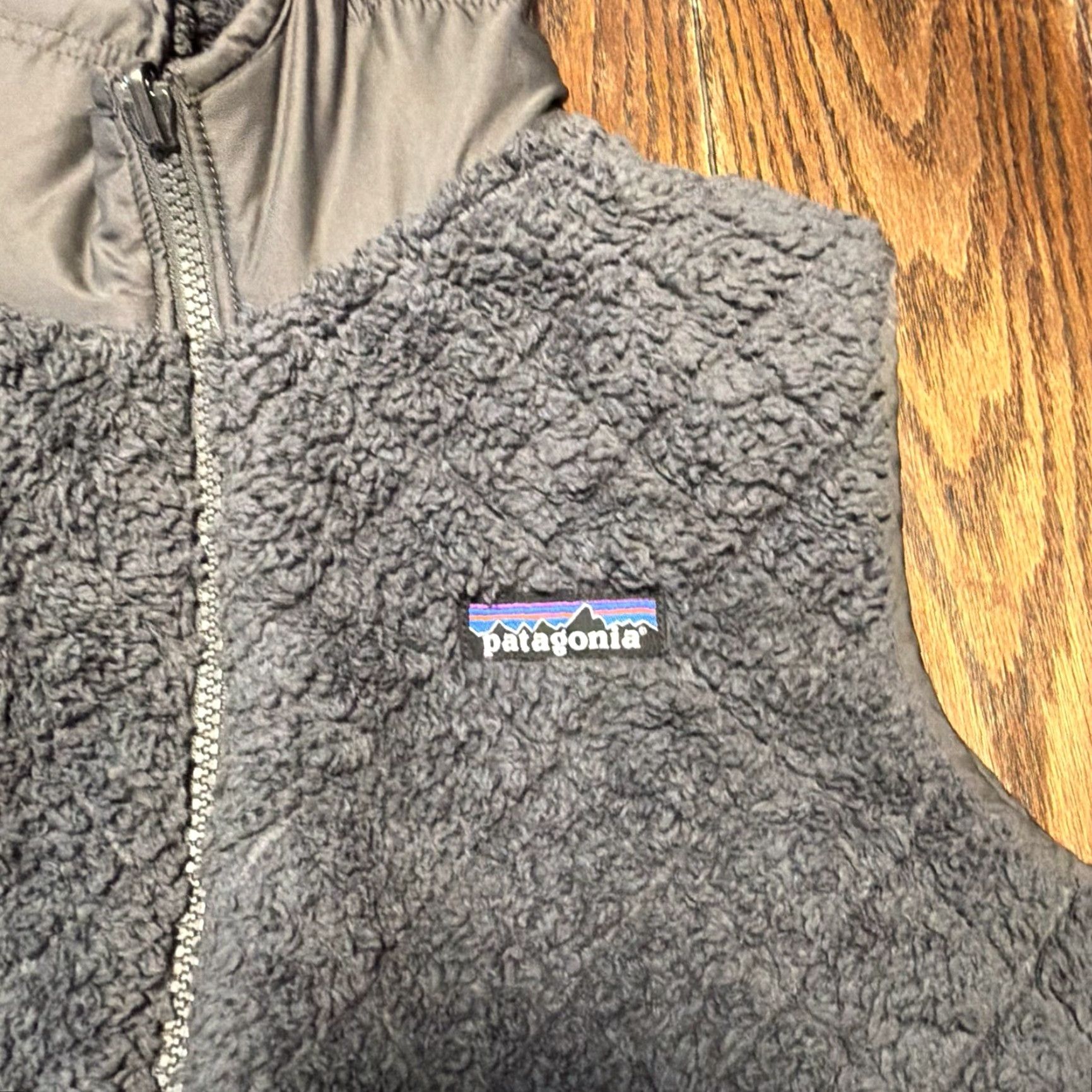 Patagonia Patagonia Vest Womens Medium Gray Quilted Fleece Hood Reversible Los Gatos 25221 Size M / US 6-8 / IT 42-44 - 2 Thumbnail