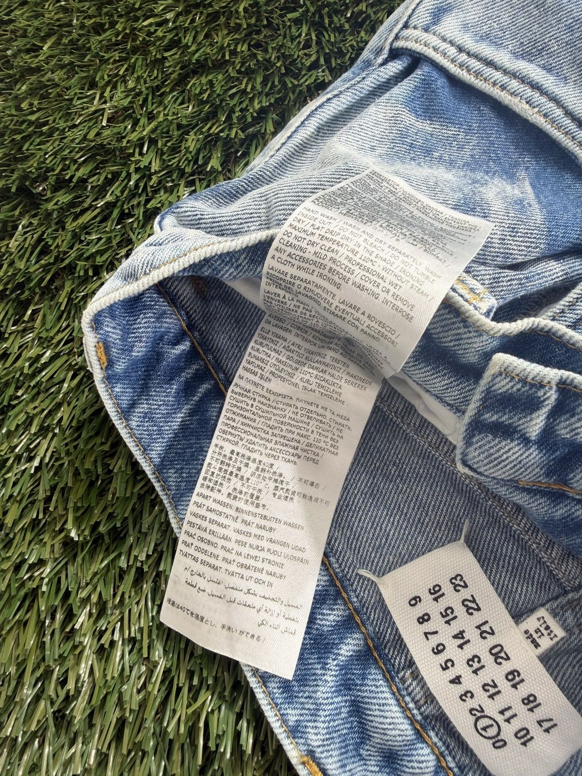 Maison Margiela Maison Margiela Cut-Out Distressed Denim Jeans Size 33" - 8 Thumbnail