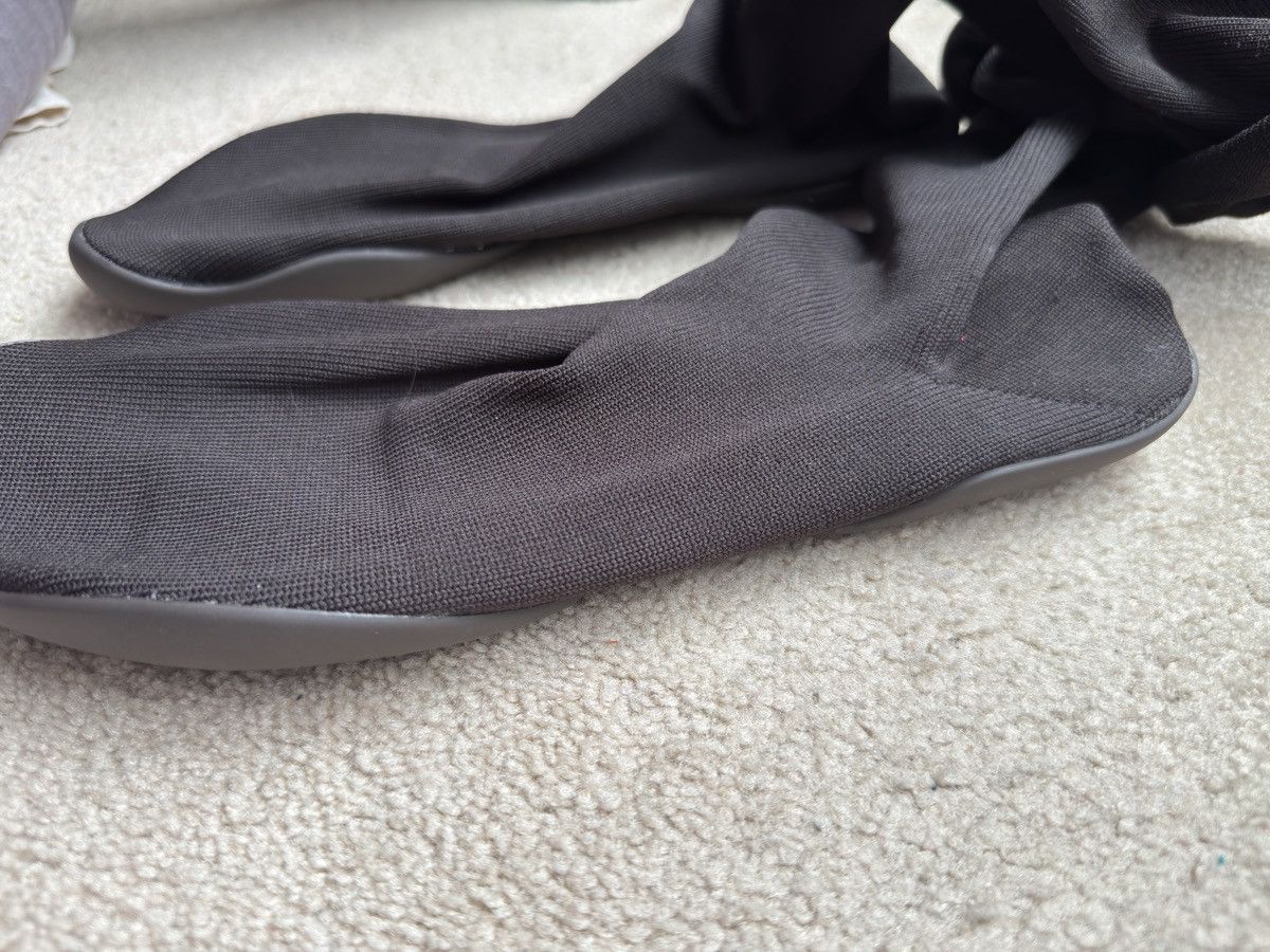 Yeezy Yeezy Pods Sz 3 Size US 13 / EU 46 - 7 Thumbnail