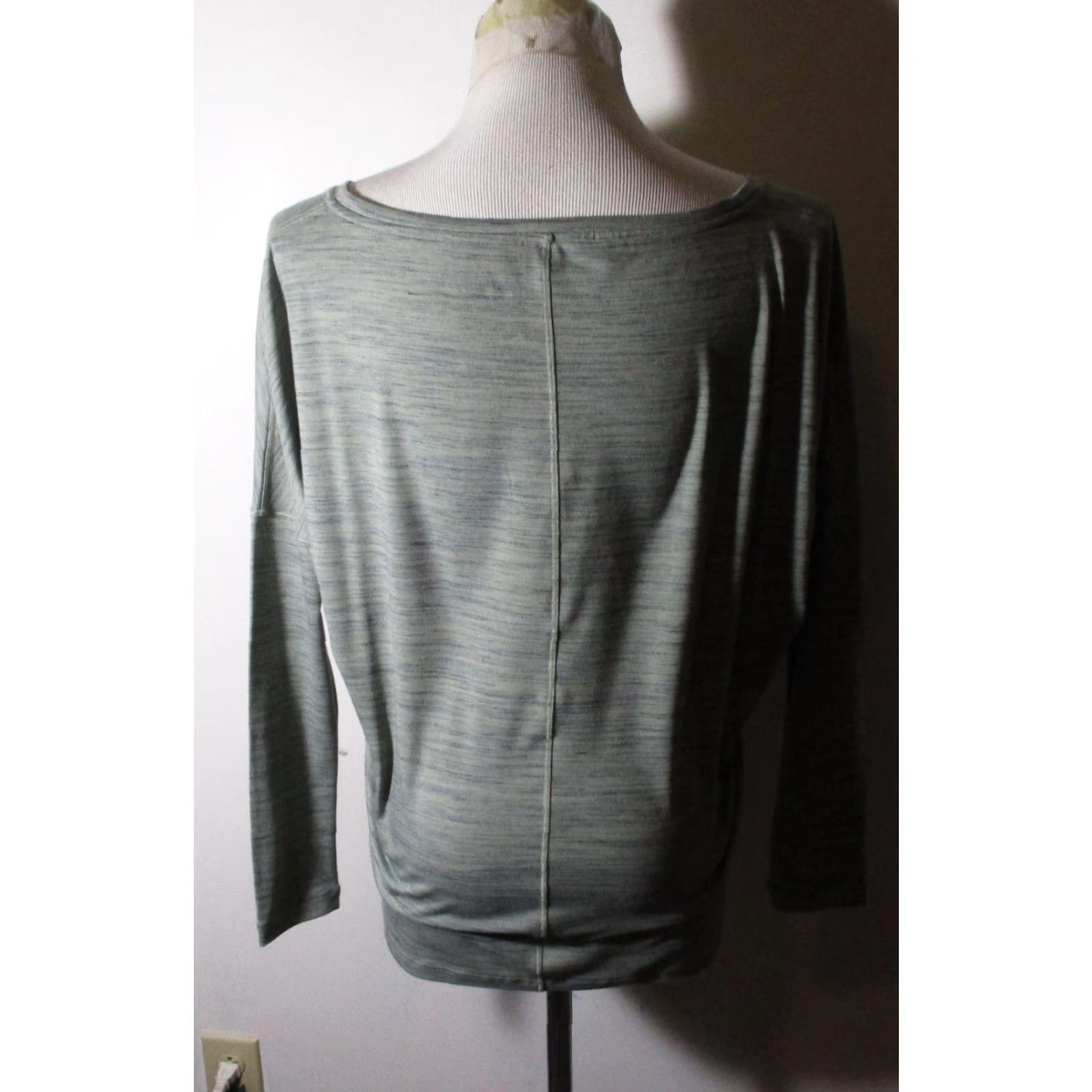 Athleta ATHLETA Gray Lyocell Blend Oversized Top XXS Womens Size XXS / US 00 / IT 34 - 5 Thumbnail