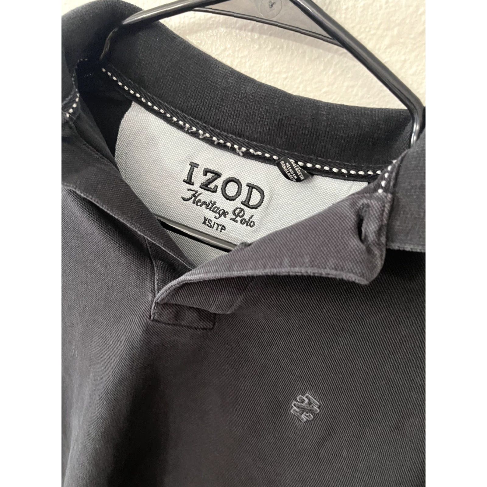 Izod VINTAGE IZOD Heritage Polo Shirt Mens XS Black Short Sleeve Golf Logo Embroidered 90s Polo Mens X-Small Black IZOD Heritage Logo Shirts Sports Shirt Size US XS / EU 42 / 0 - 3 Thumbnail