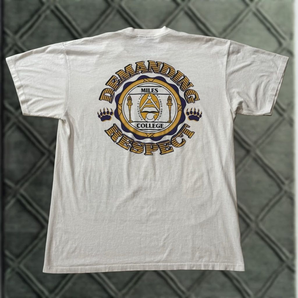 Vintage VINTAGE Miles College Golden Bears ‘Demanding Respect’ Shirt XL HBCU Alabama Shirt Mens 90s USA College Logo White T-Shirt Size US XL / EU 56 / 4 - 1 Thumbnail