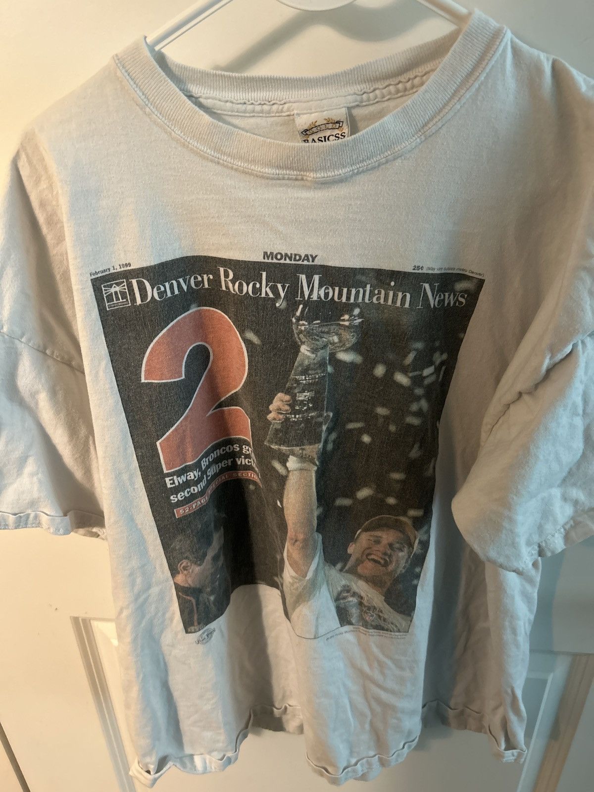 Vintage Vintage Elway/Broncos T-shirt Size US XXL / EU 58 / 5 - 1 Thumbnail