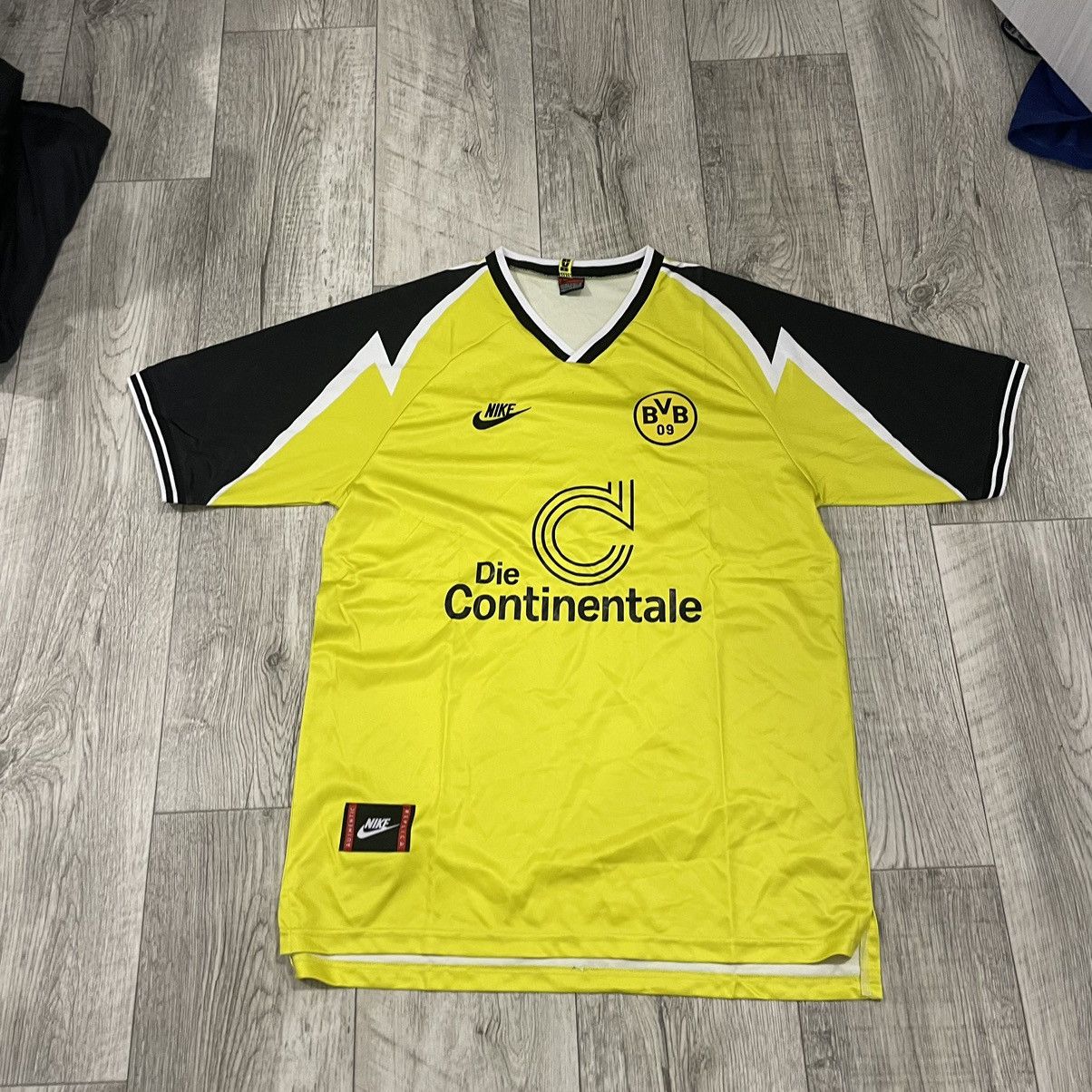 Nike × Vintage Nike BVB vintage Dortmund 90s Borussia jersey Continentale Size US L / EU 52-54 / 3 - 1 Thumbnail