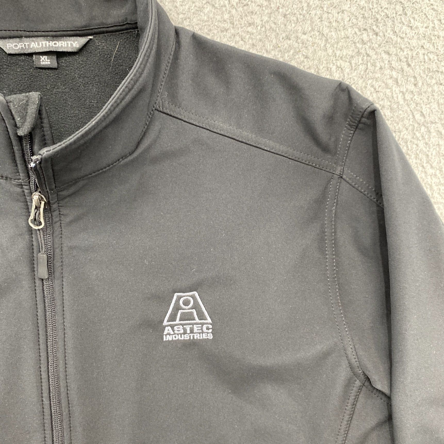Port Authority Astec Industries Strategic Procurement Full Zip Soft Shell Jacket Men’s XL Black Port Authority Brand Size US XL / EU 56 / 4 - 2 Thumbnail