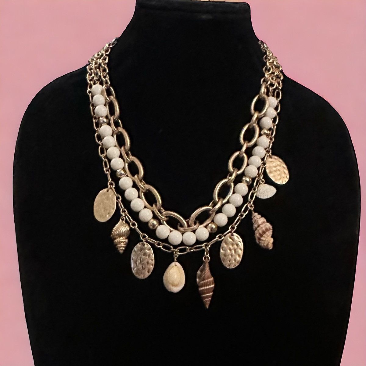 Nordstrom Nordstrom BP. chunky layered seashell charm necklace Size ONE SIZE - 1 Thumbnail