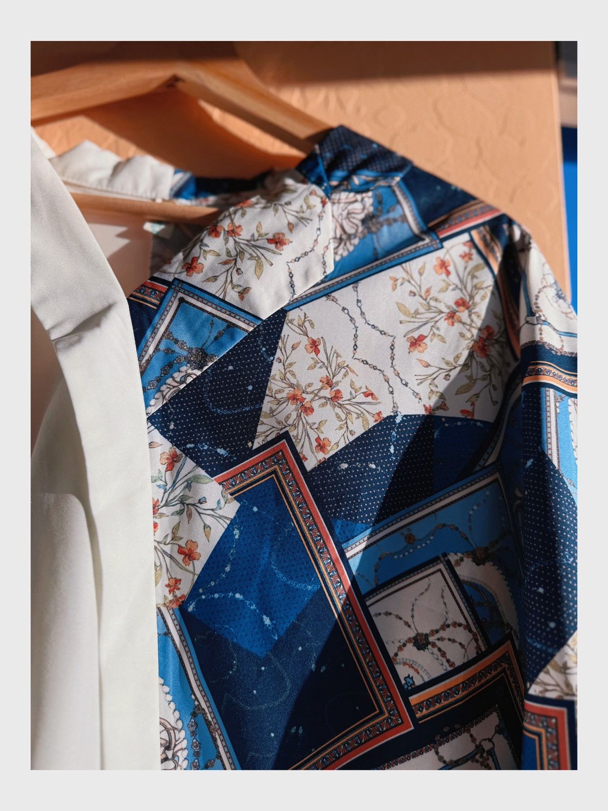 Other Statement Split Shirt – Half Solid White, Half Patch Print Size XL / US 12-14 / IT 48-50 - 2 Thumbnail