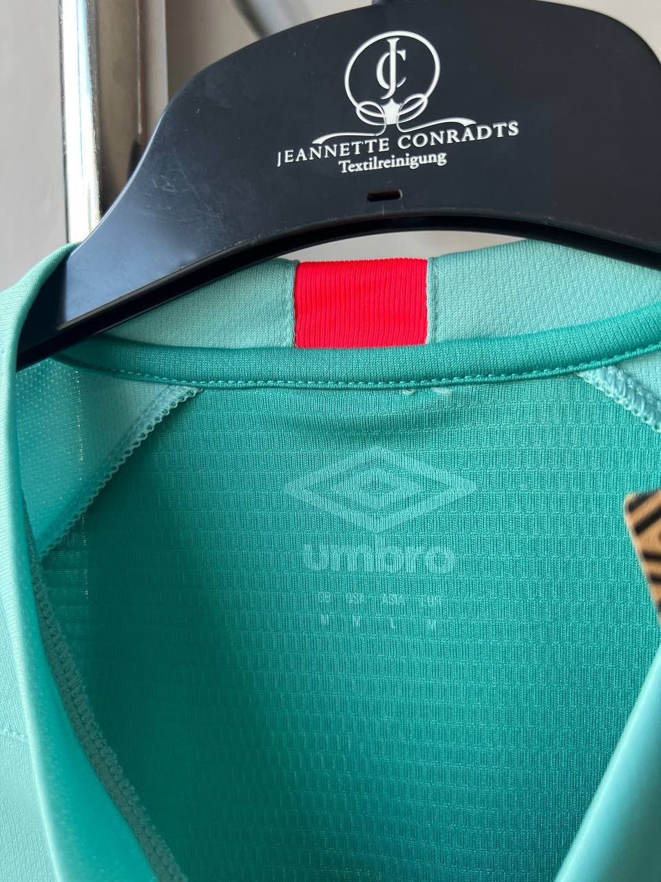 Umbro NEW! 2023/24 BURNLEY FC TRAINING SOCCER FOOTBALL JERSEY SZ M Size US M / EU 48-50 / 2 - 7 Thumbnail