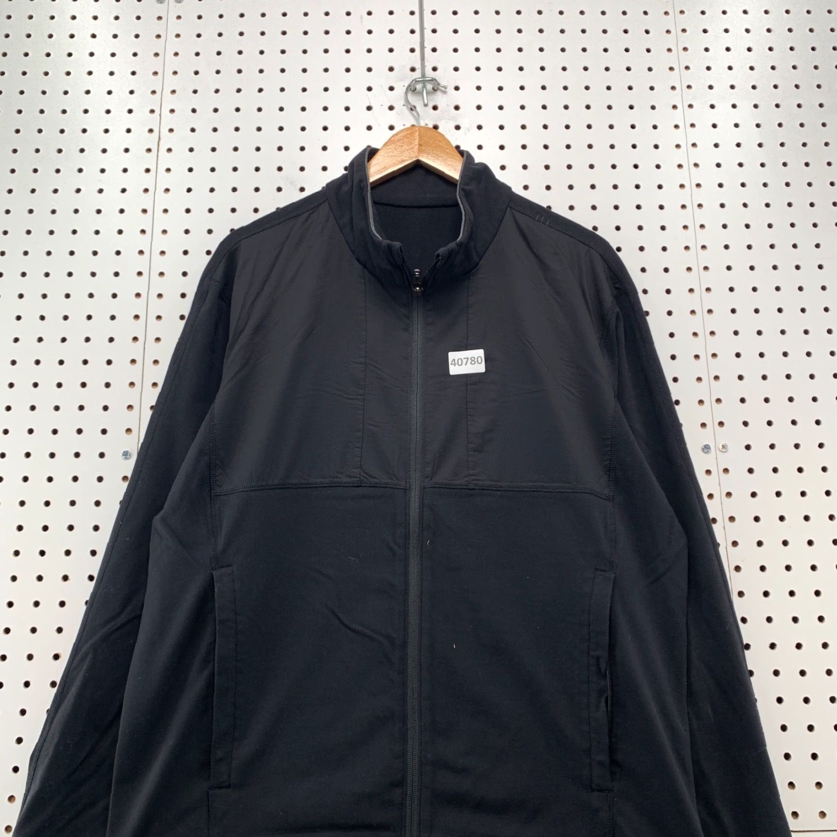Lululemon Lululemon Black Track Jacket Mens XL Zip Active Long Sleeve Size US XL / EU 56 / 4 - 4 Thumbnail