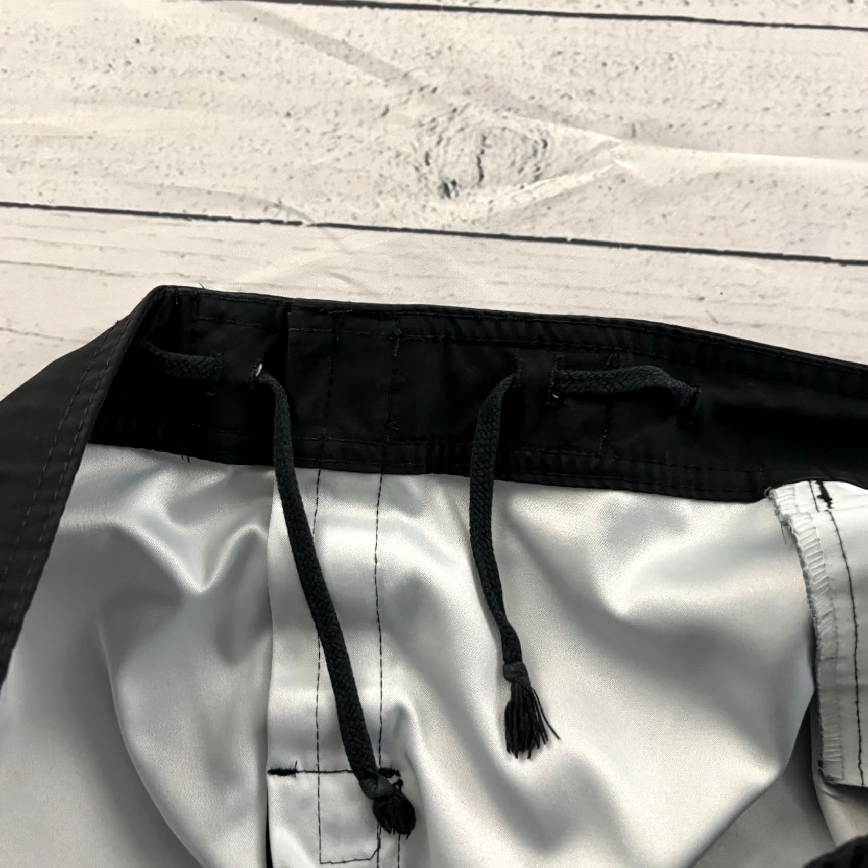 Vintage Rogue Fitness Crossfit WOD Board Shorts Men's Black Size 33 Size US 32 / EU 48 - 6 Thumbnail