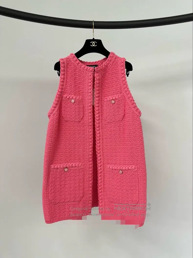Chanel Chanel Watermelon red knitted vest Size XS / US 0-2 / IT 36-38 - 1 Thumbnail