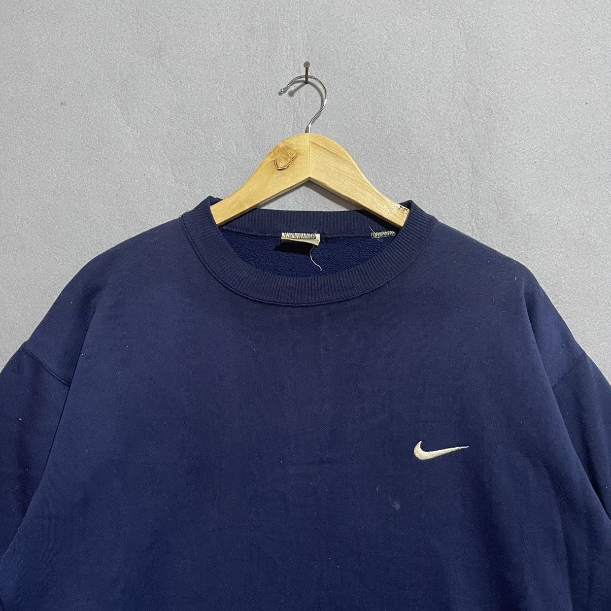 Nike Vintage 90s Nike Navy Blue Crewneck Sweatshirt Size US L / EU 52-54 / 3 - 2 Thumbnail