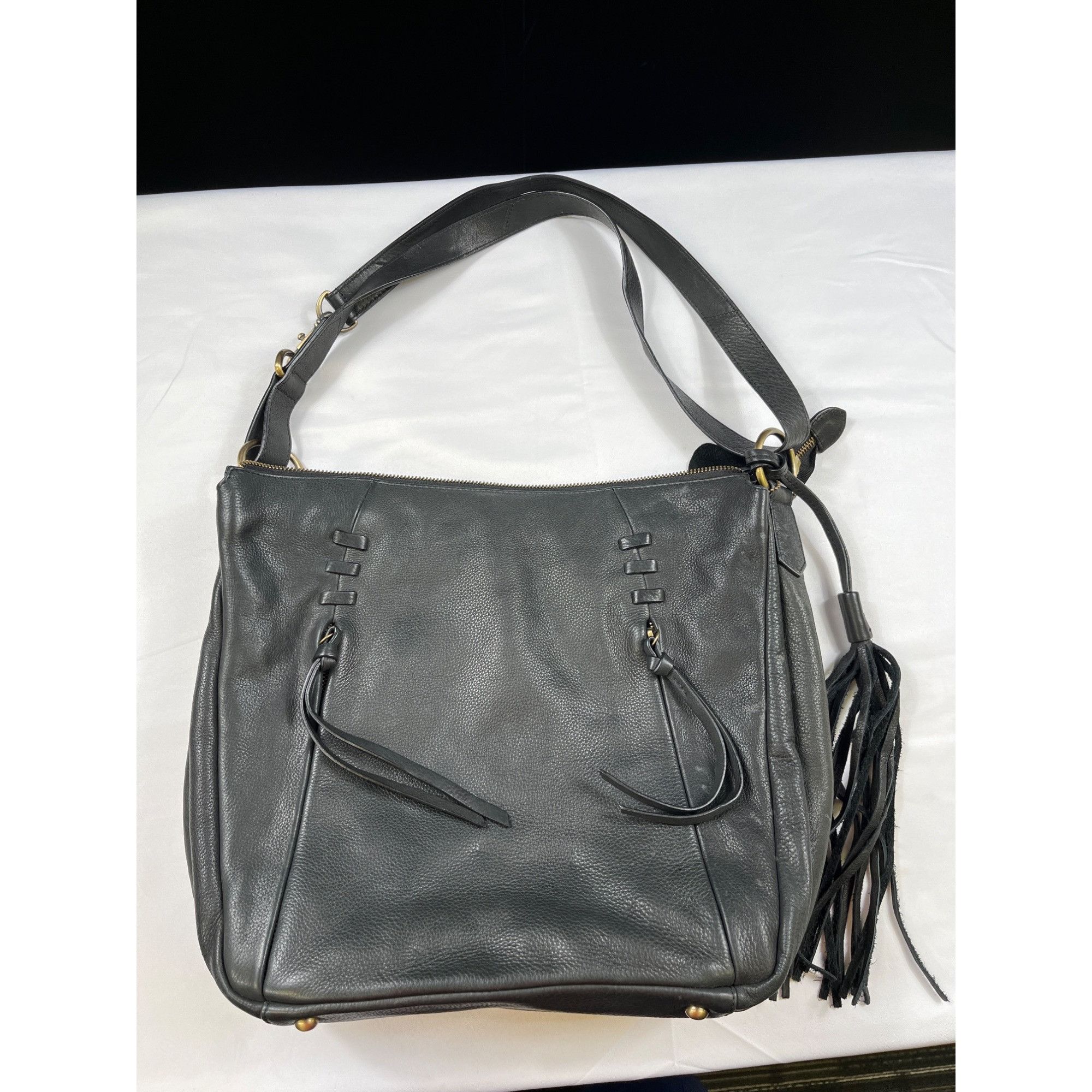 Wilsons Leather Wilsons Leather Large Black Shoulder Bag SKU 7536 Size ONE SIZE - 1 Thumbnail
