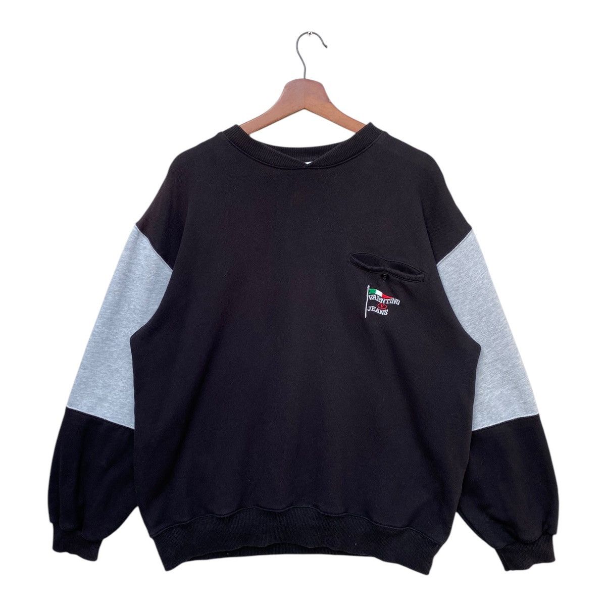 Valentino Valentino Jeans Sweatshirt Pocket Pullover Jumper Size 50 Size US M / EU 48-50 / 2 - 1 Thumbnail
