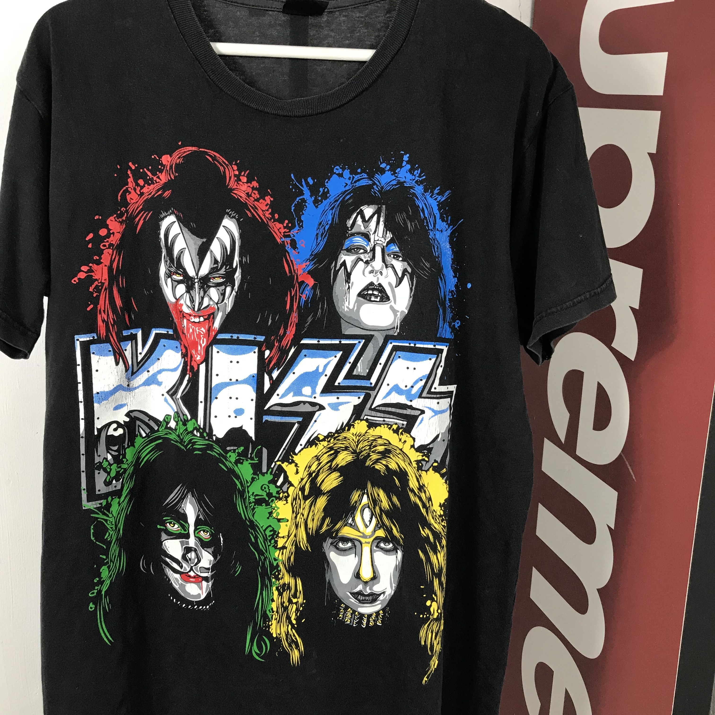 Band Tees Vintage kiss band t shirt thrashed distressed Size US L / EU 52-54 / 3 - 5 Thumbnail