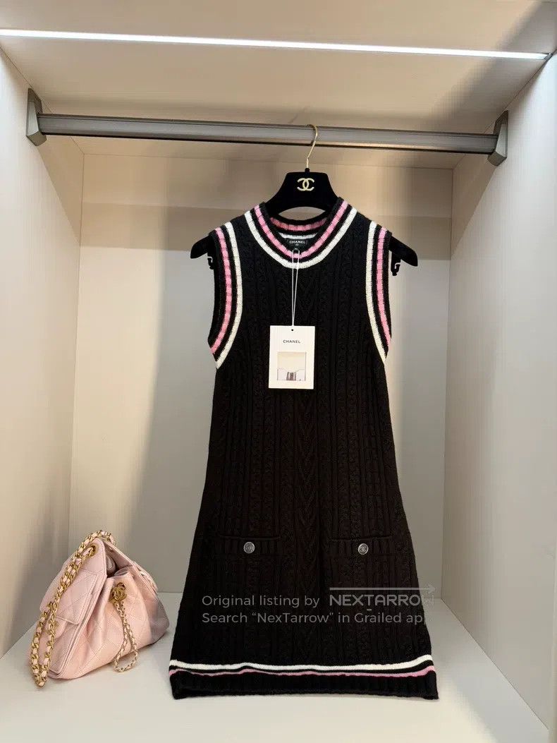 Chanel Chanel College-style cashmere dress Size XXS / US 00 / IT 34 - 1 Thumbnail