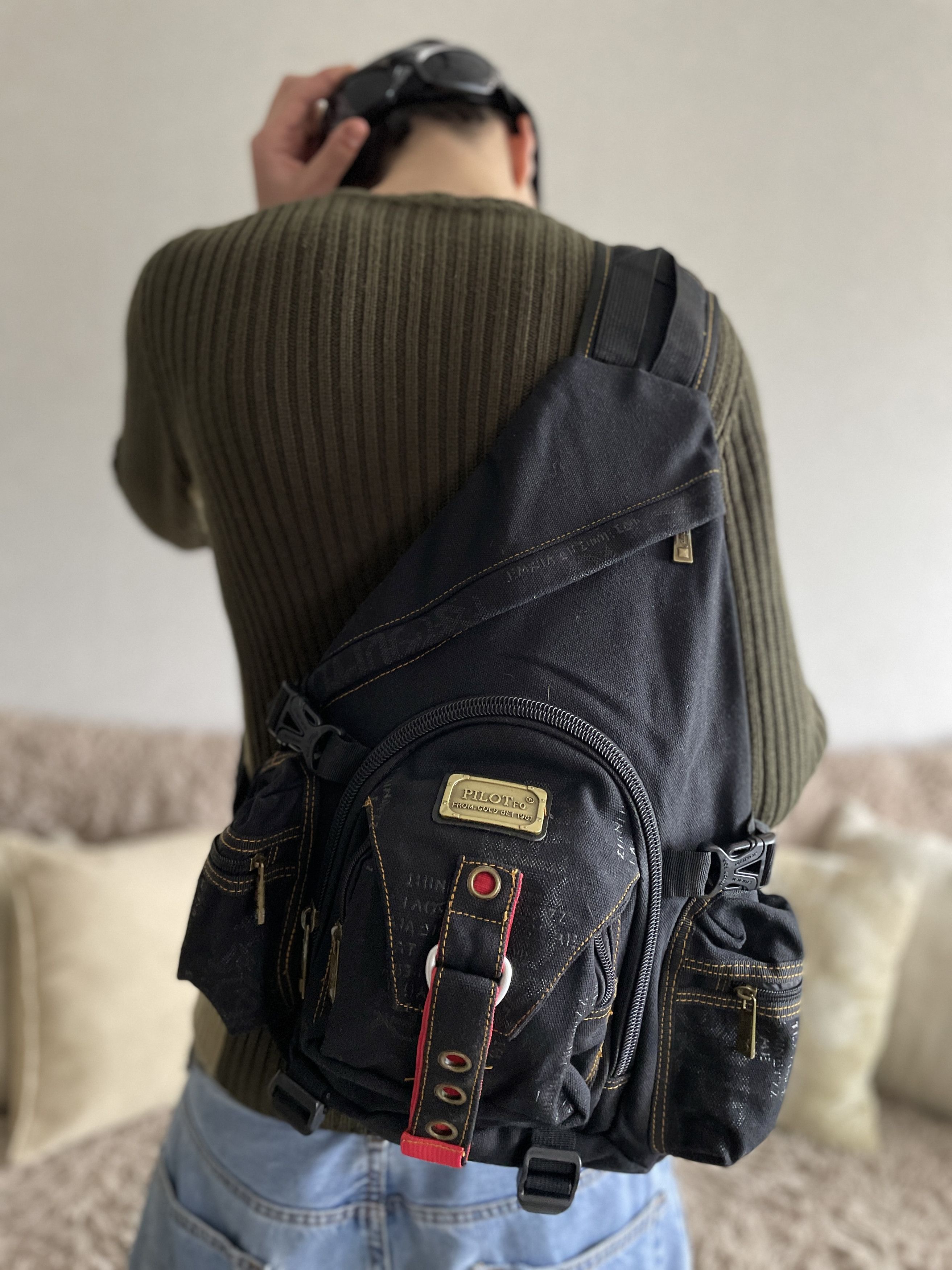 Diesel Pilot Vintage 00S Sling Bag Backpack Messanger in Black, Men's