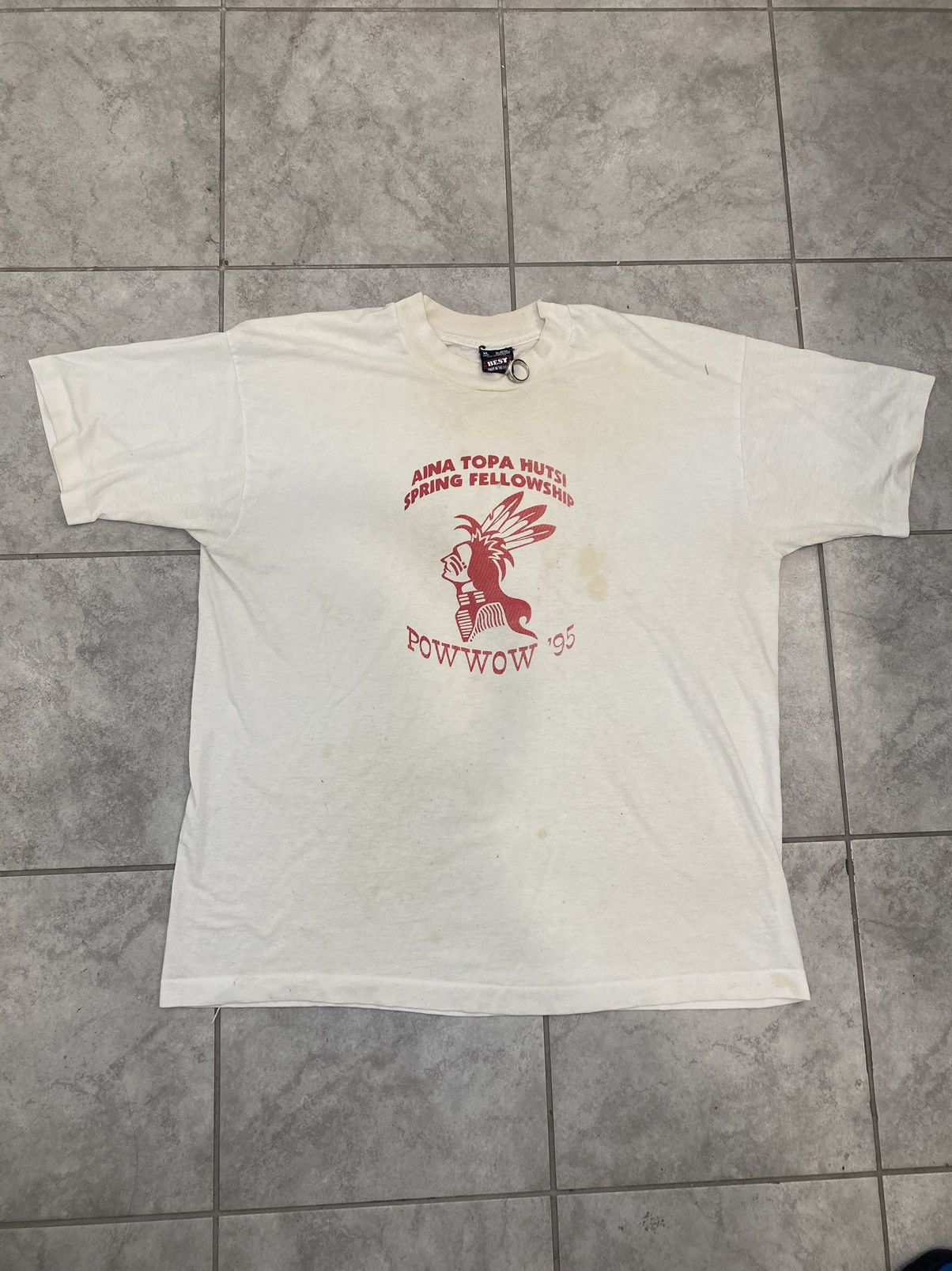 Fruit Of The Loom × Vintage 95’ Aina Topa Hutsi “Powwow” Tee Size US XL / EU 56 / 4 - 1 Thumbnail