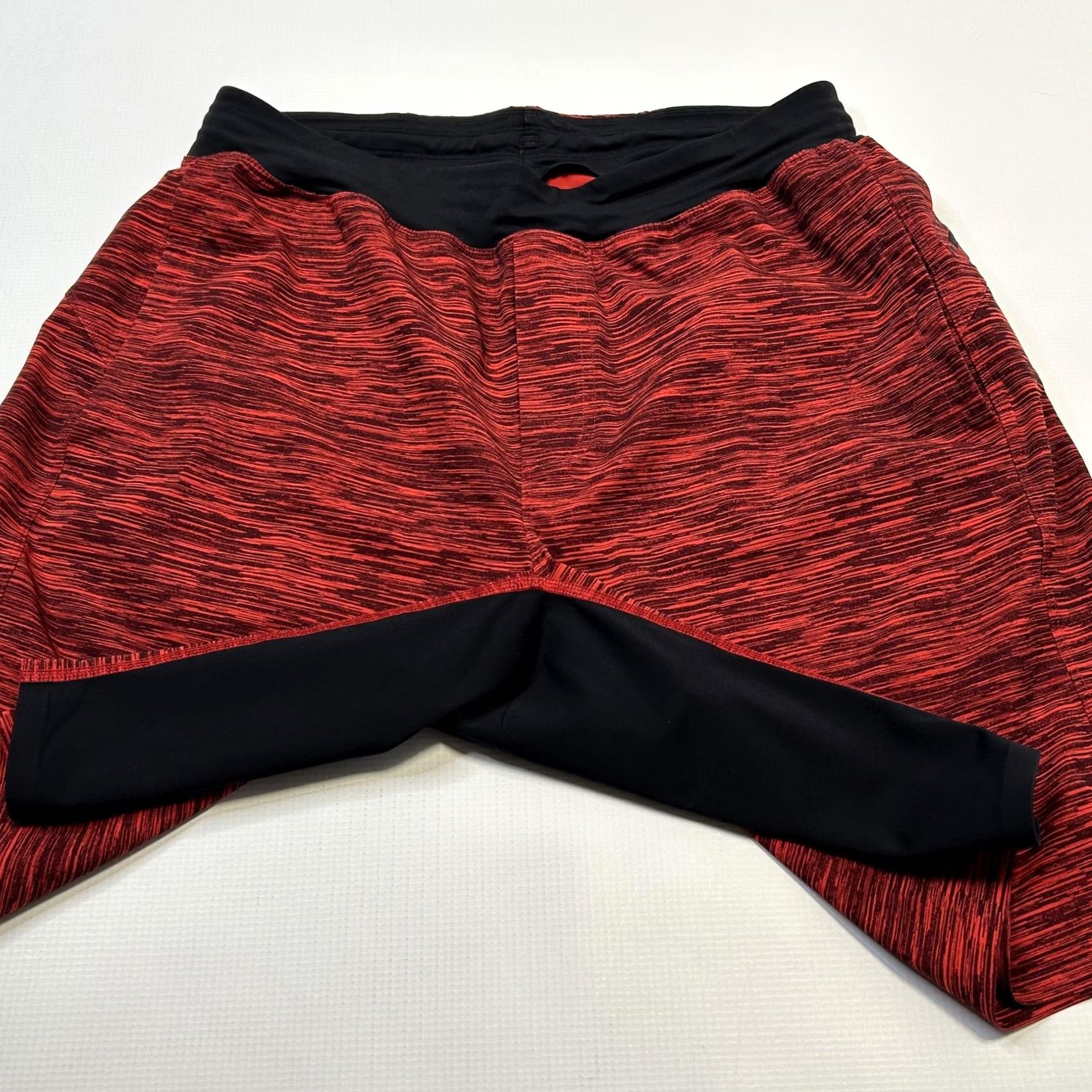Lululemon Lululemon Shorts Mens M Red Black Surge Lined Drawstring Athletic Gym Size US 31 - 5 Thumbnail