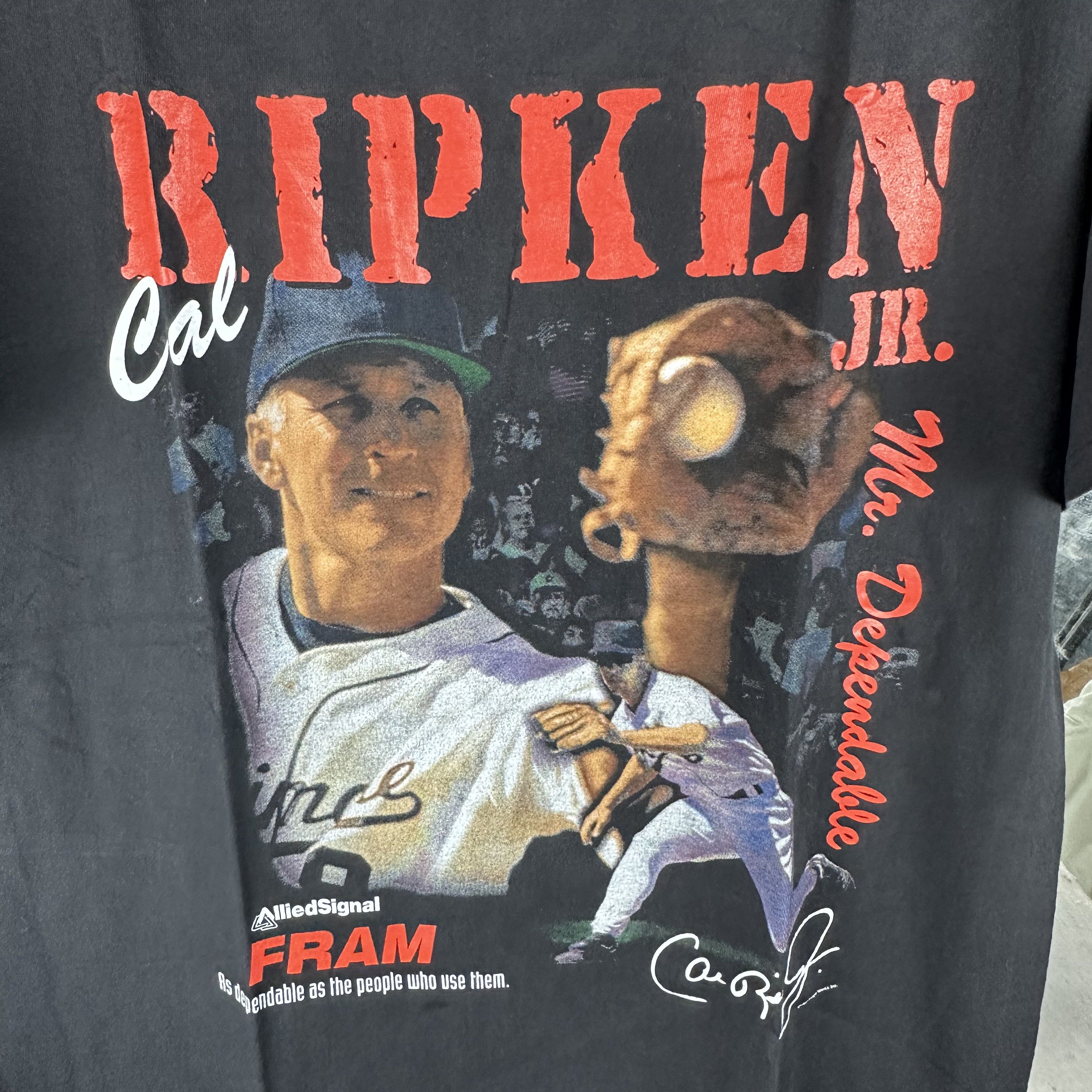 Vintage 1997 Cal Ripken JR Mr. Dependable MLB Graphic XL T-Shirt Size US XL / EU 56 / 4 - 2 Thumbnail