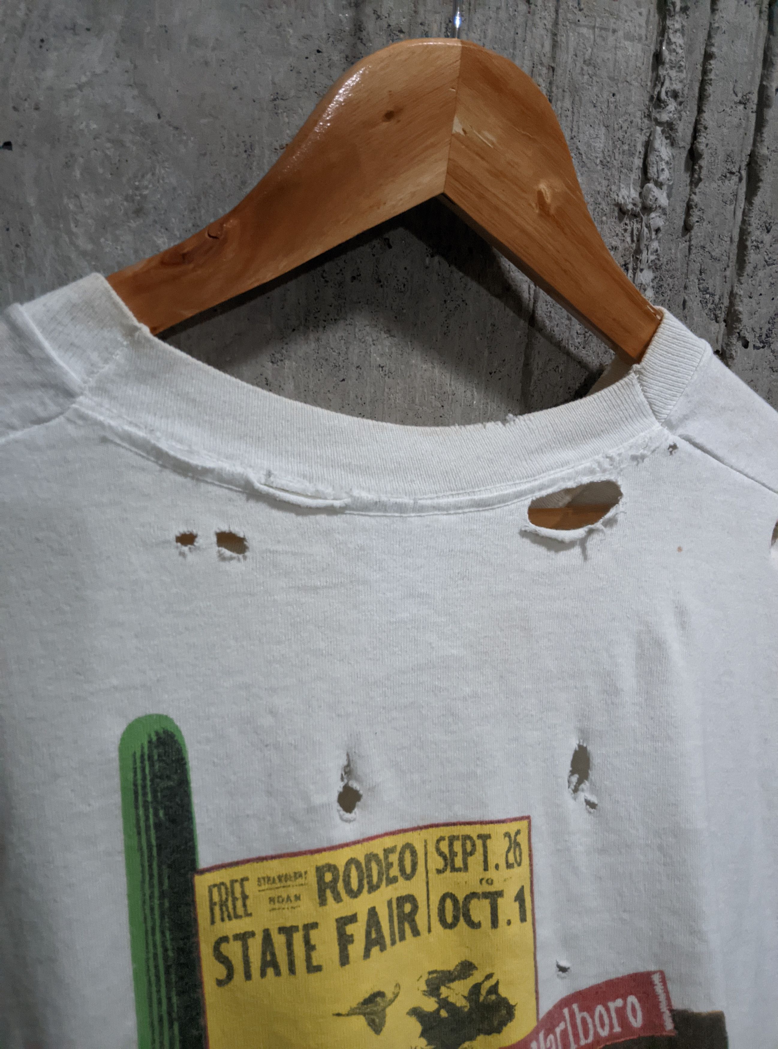 Vintage Vintage 90s thrashed Marlboro distressed dirty faded erd Size US XL / EU 56 / 4 - 12 Thumbnail