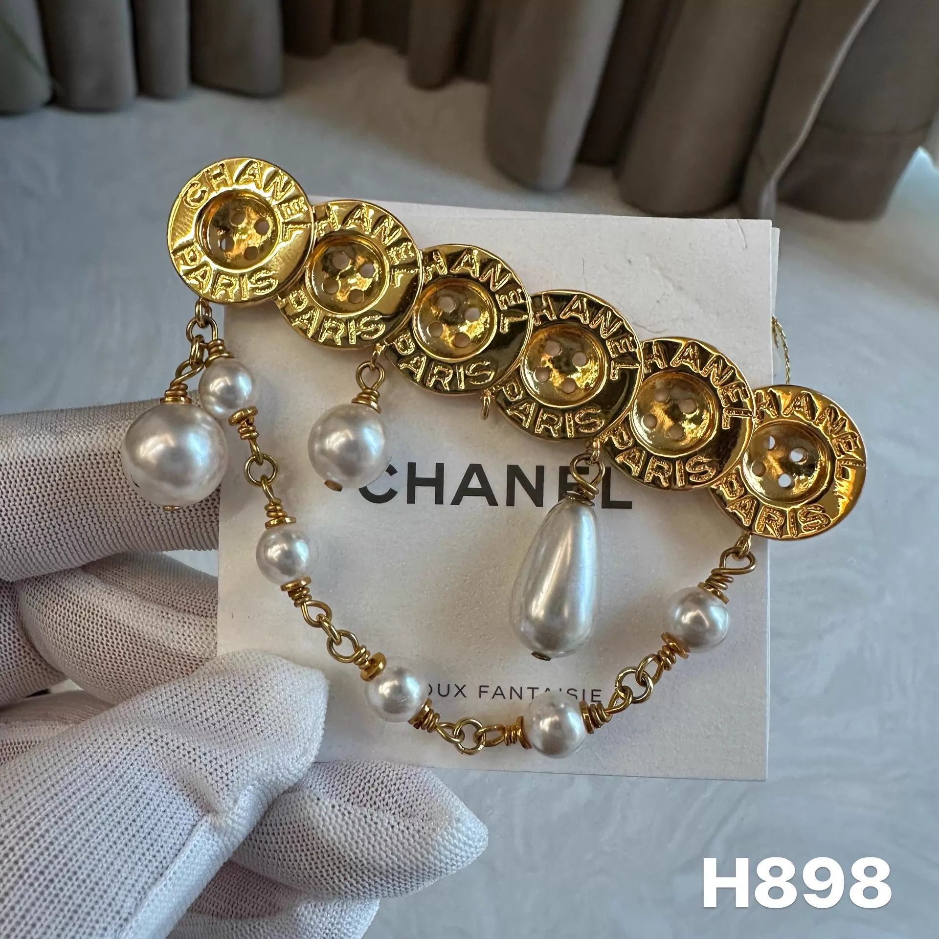 Chanel Maison Button Pearl Brooch CC lost Sale