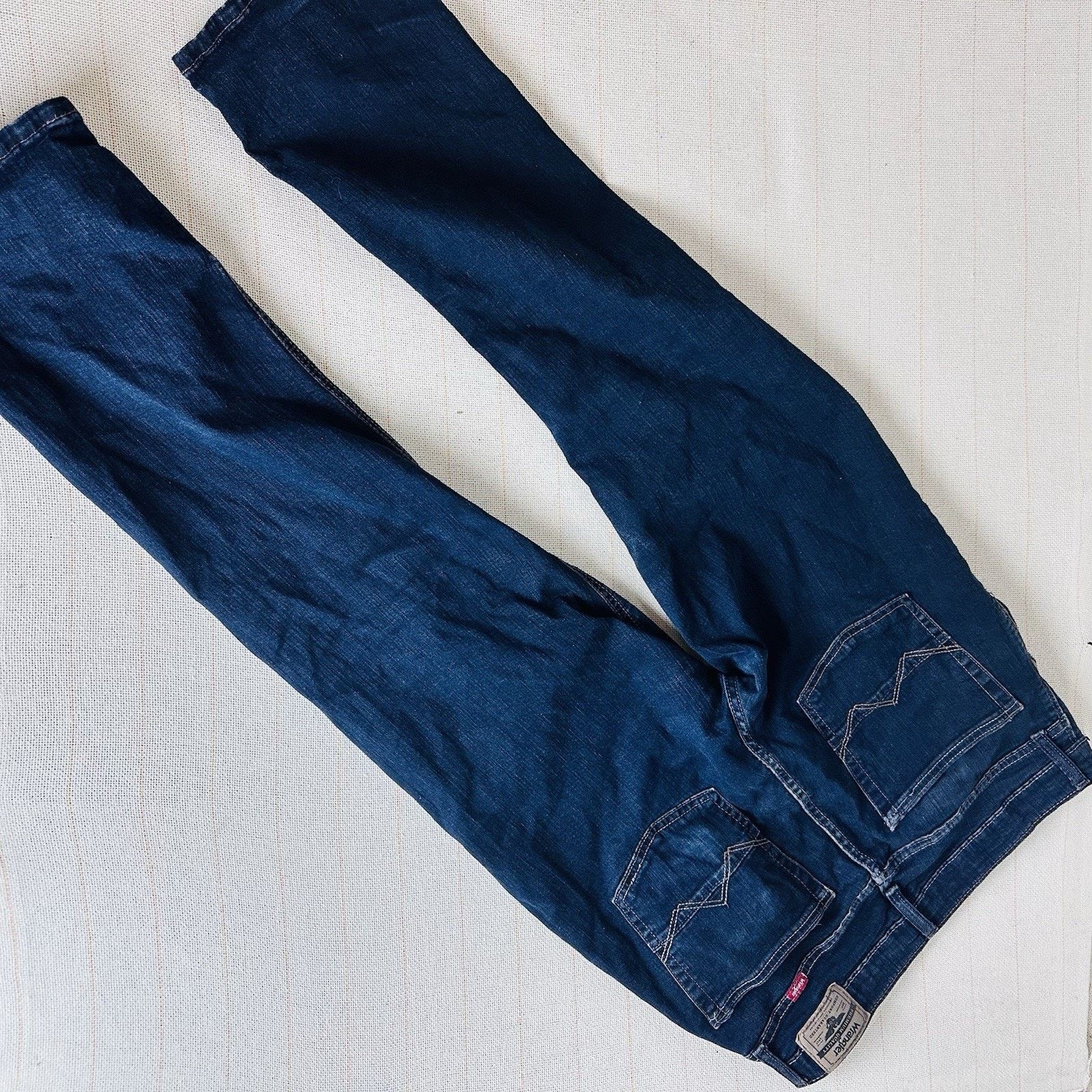 Wrangler Wrangler Men's Blue Denim Dark Wash Taper Straight fit Jeans Size US 32 / EU 48 - 7 Thumbnail