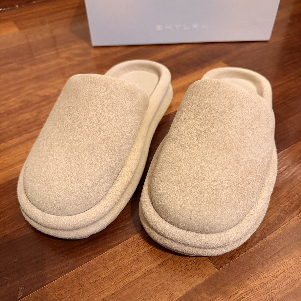 SKYLRK SKYLRK slippers smooth suede 41 Size US 8 / EU 41 - 2 Thumbnail