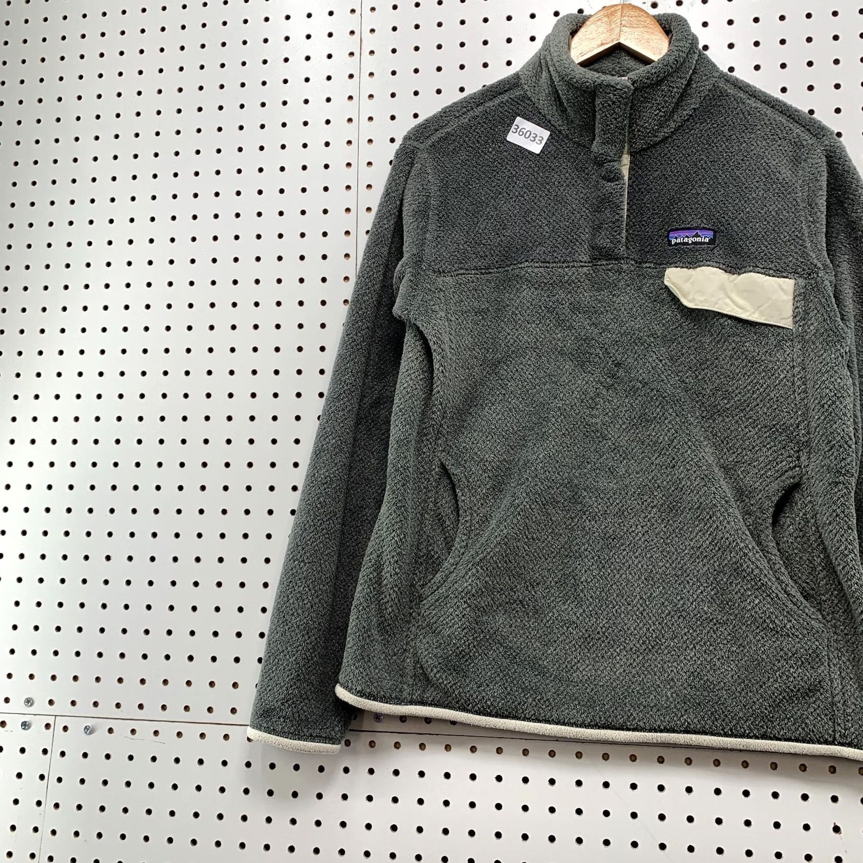 Patagonia Patagonia ReTool 1/4 Snap Pullover Jacket Womens Large Gray Pile 19x25.5 Size L / US 10 / IT 46 - 3 Thumbnail