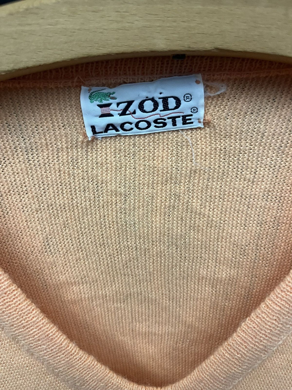 Izod Vintage Lacoste - Izod V-Neck Sweater Size US XL / EU 56 / 4 - 2 Thumbnail