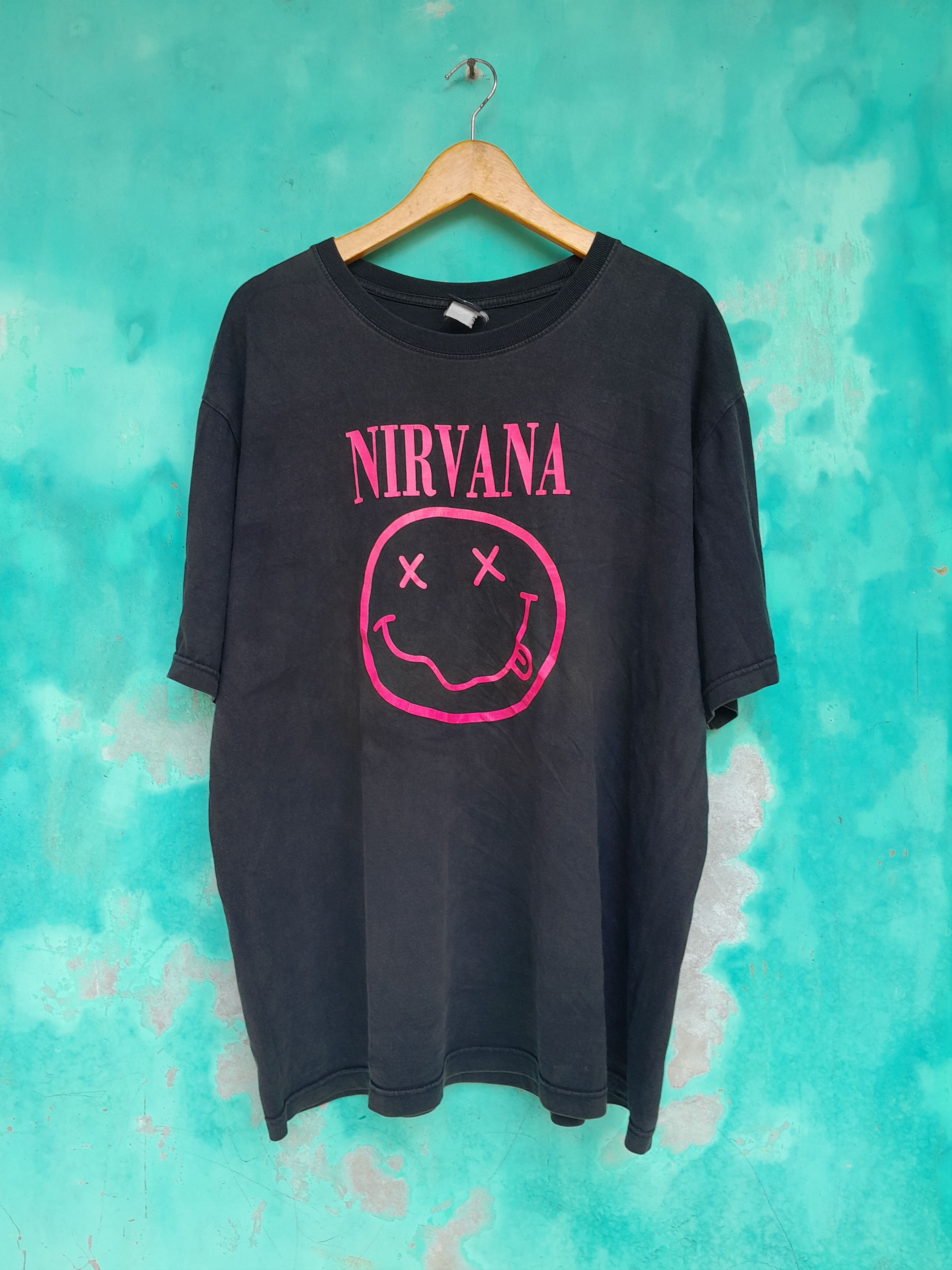 Band Tees Vintage NIRVANA Smiley face sunfaded t-shirt Size US XL / EU 56 / 4 - 1 Thumbnail