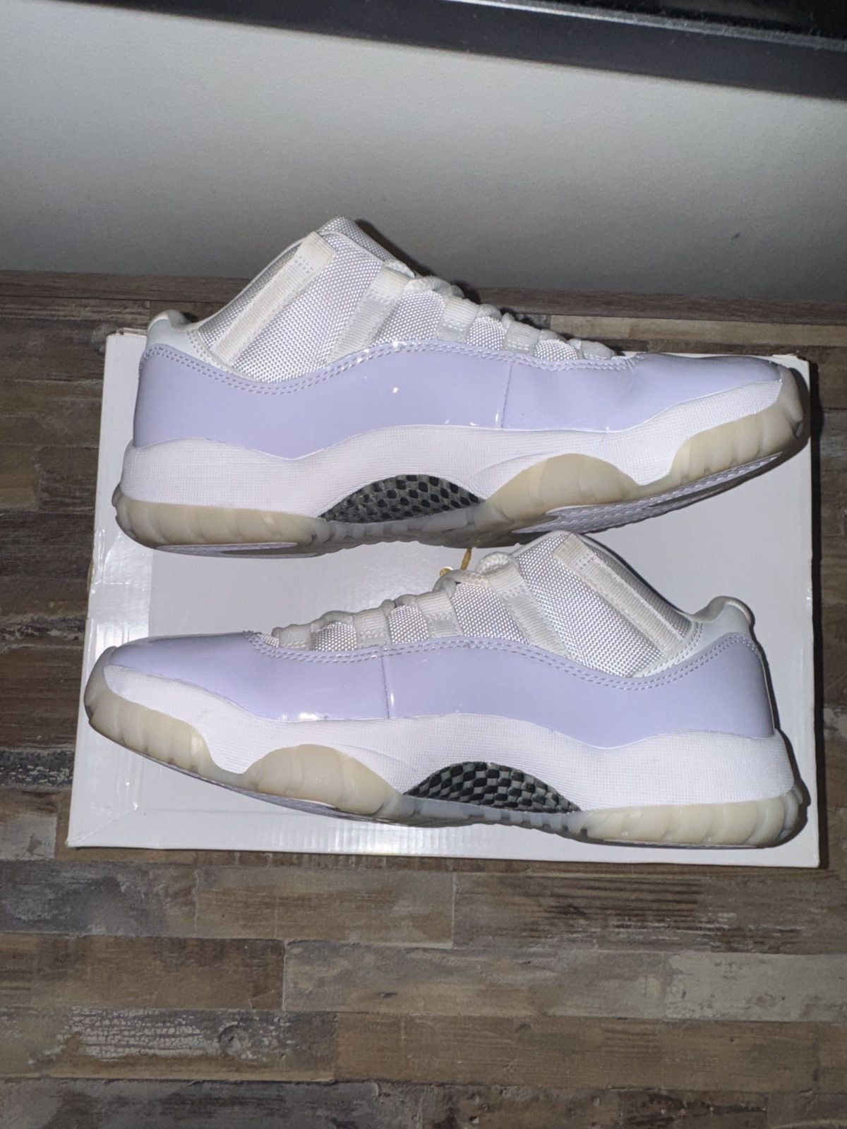 Jordan Brand Jordan 11 Pure Violet Size US 9 / IT 39 - 2 Thumbnail
