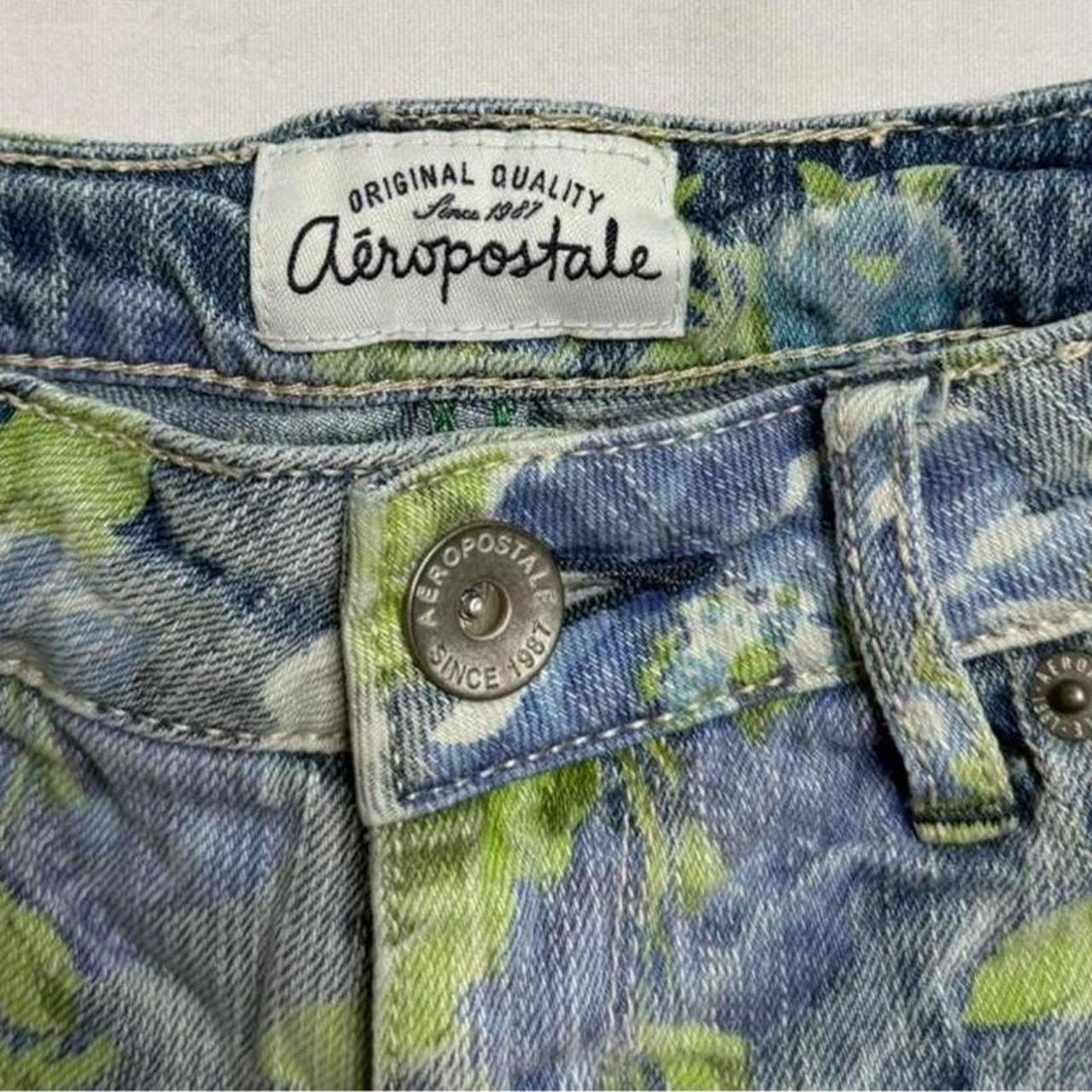 Aeropostale Aeropostale Low Rise Patterned Micro Denim Shorts size 5/6 Size 28" / US 6 / IT 42 - 3 Thumbnail