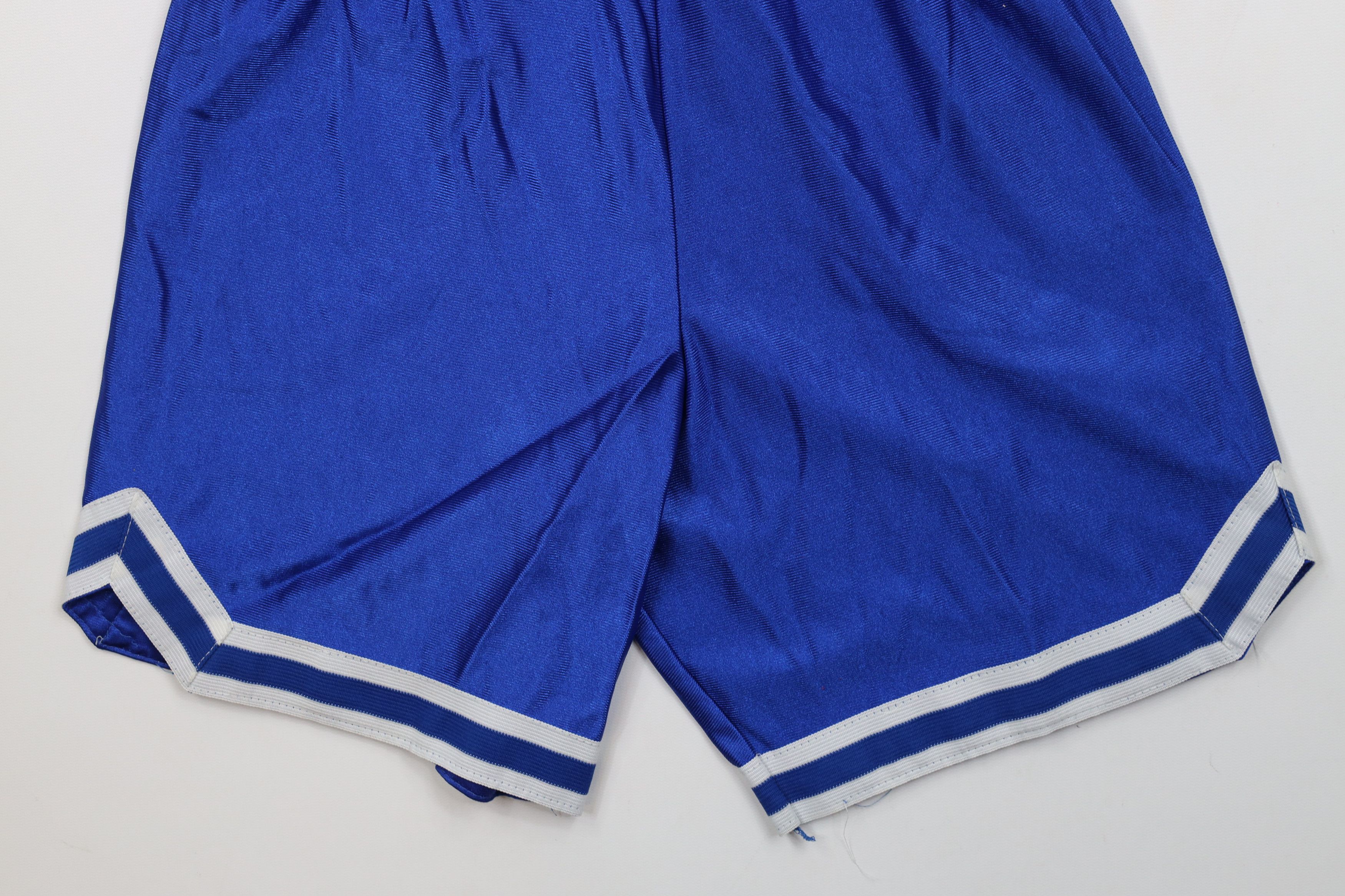 Vintage Vintage 90s Streetwear Nylon Basketball Shorts Blue USA Size US 30 / EU 46 - 4 Thumbnail
