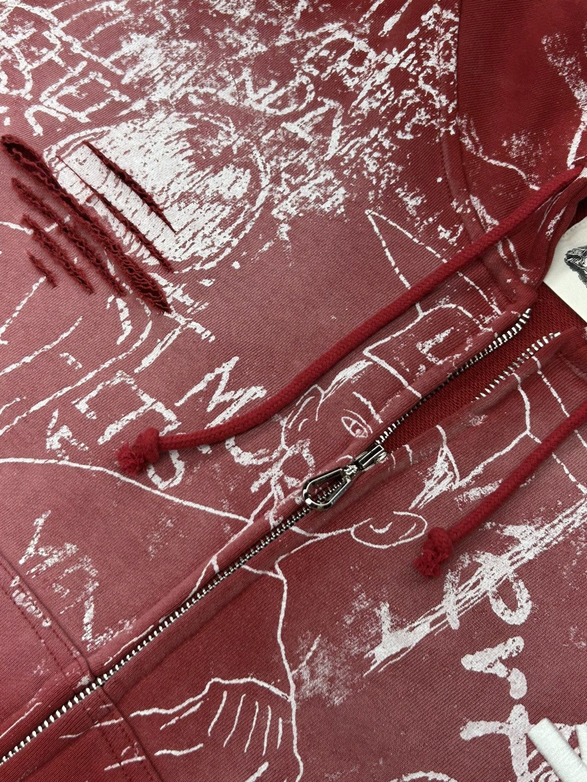 Vertabrae Endless supply Vertabrae red distressed zip up Size US L / EU 52-54 / 3 - 6 Thumbnail