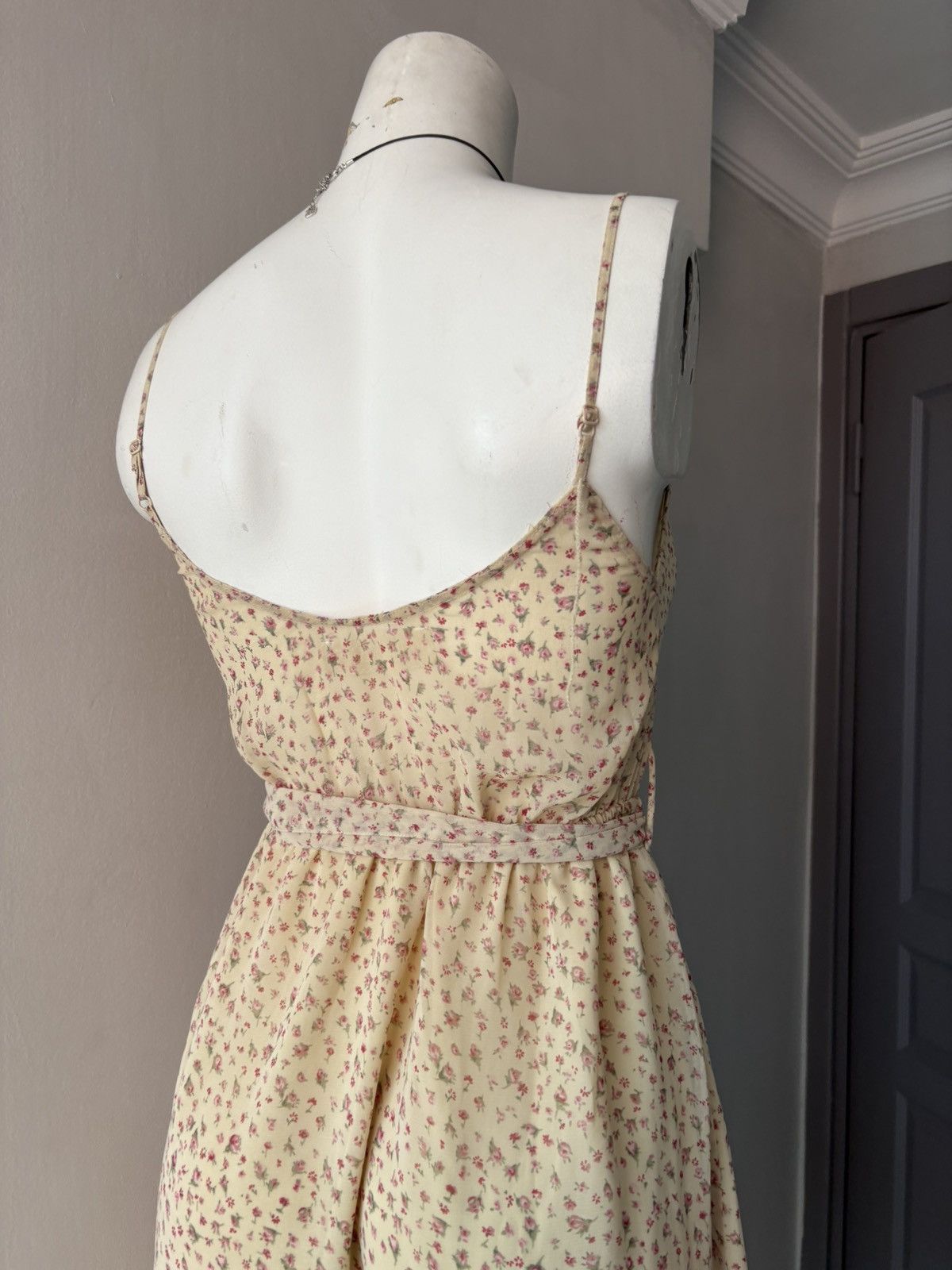 Vintage Guess dress Size M / US 6-8 / IT 42-44 - 23 Thumbnail