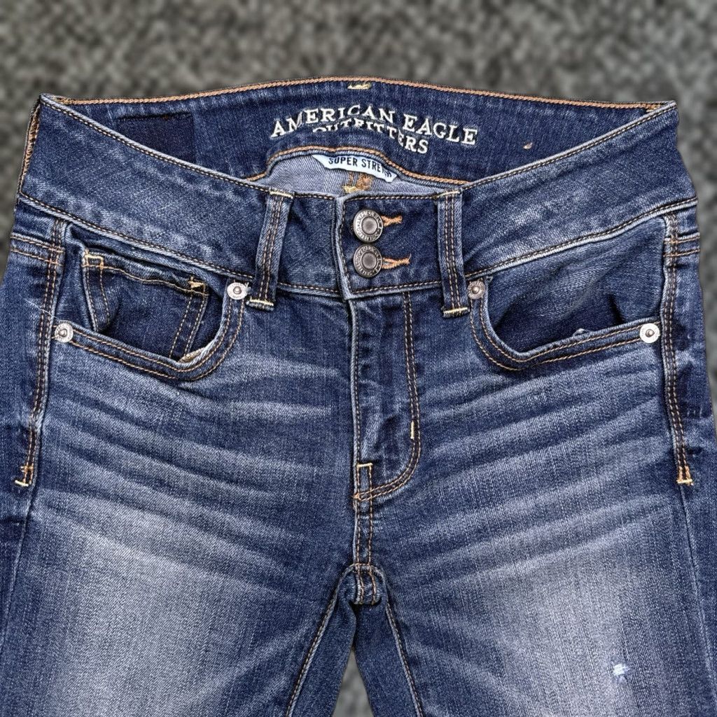 American Eagle Outfitters **American Eagle Artist Crop Jeans Blue Regular Women's 00** User: **American Eagle Artist Crop Jeans Regular Women's 00 Blue** Size 24" / US 00 / IT 34 - 1 Thumbnail