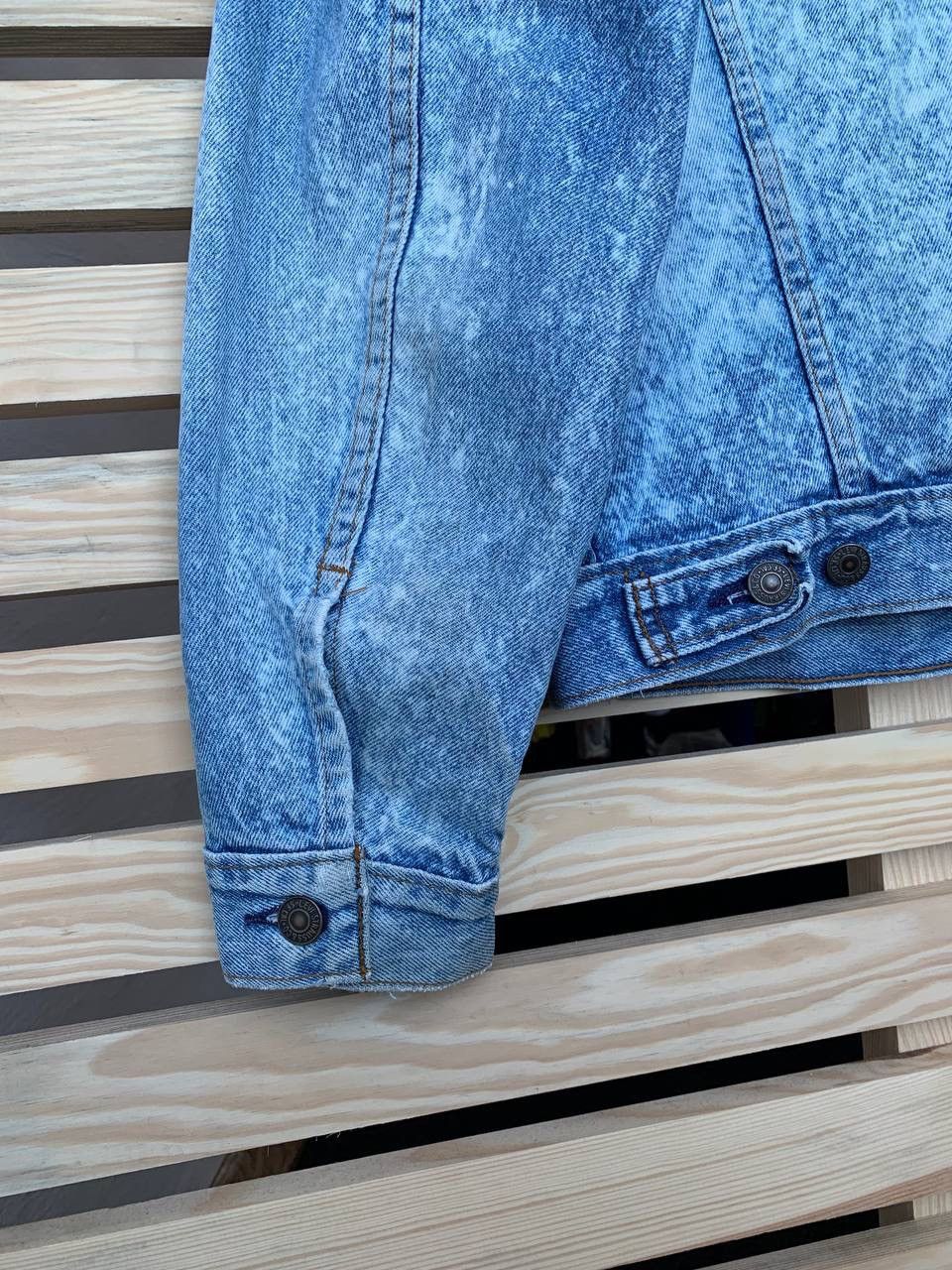 Levi's × Levi's Vintage Clothing Vintage Levi’s Denim Jacket Washed Distressed Size M Size US M / EU 48-50 / 2 - 19 Thumbnail