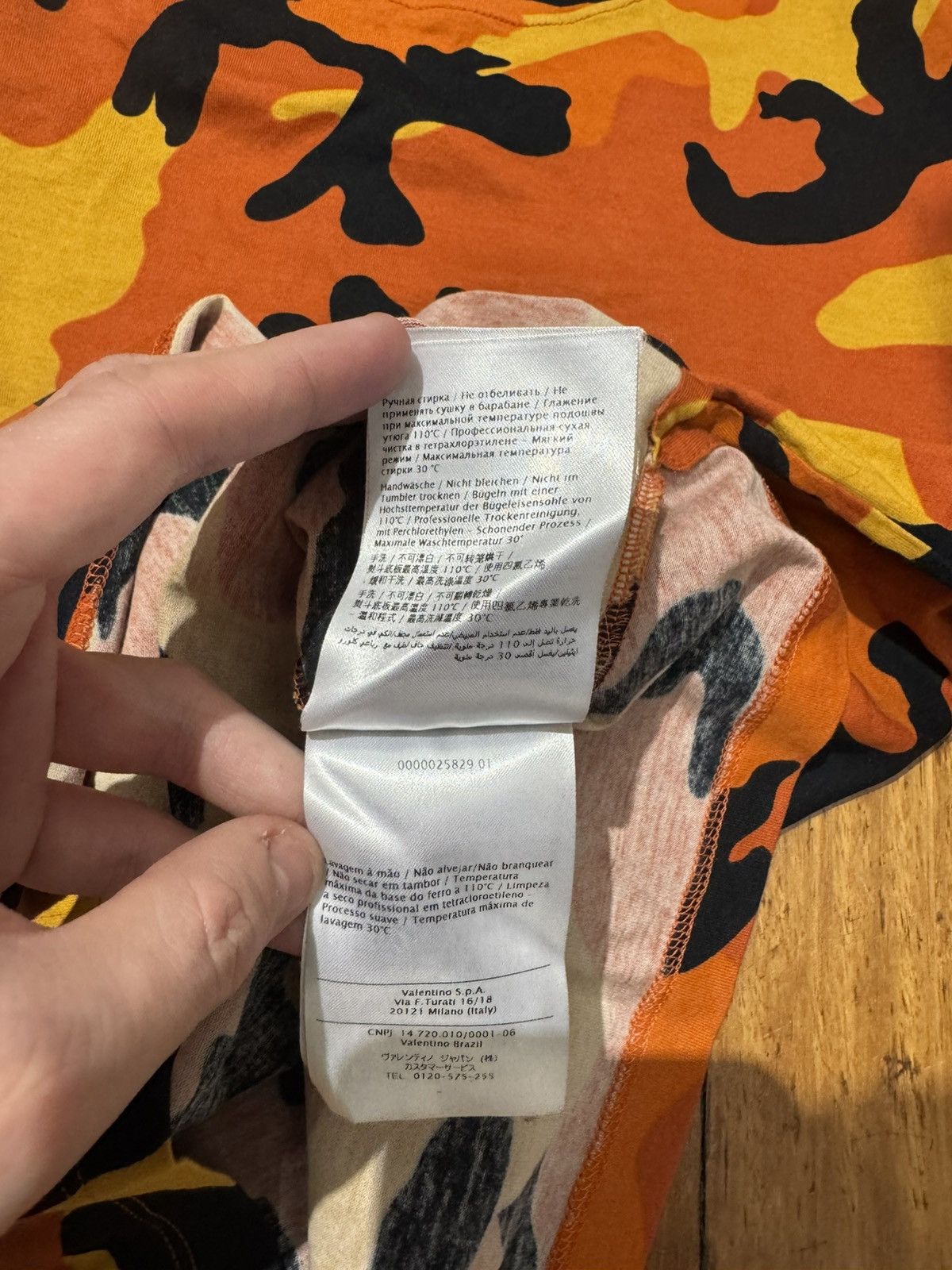 Valentino Valentino Orange Camo Tee Size US M / EU 48-50 / 2 - 6 Thumbnail