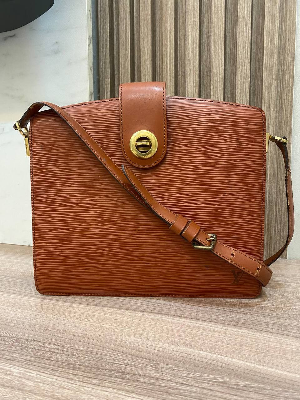 Louis Vuitton Louis Vuitton Epi Leather Capuchin Shoulder Bag Kenyan Brown Size ONE SIZE - 1 Thumbnail