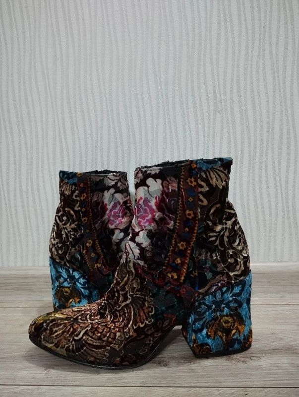 Other Strategia Italy luxury Italian ankle boots size 39 Size US 9 / IT 39 - 1 Thumbnail