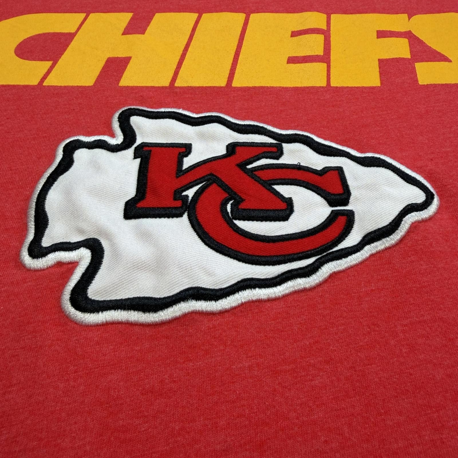 NFL Kansas City Chiefs NFL Team Apparel Red Graphic Logo T Shirt Size US XXL / EU 58 / 5 - 2 Thumbnail