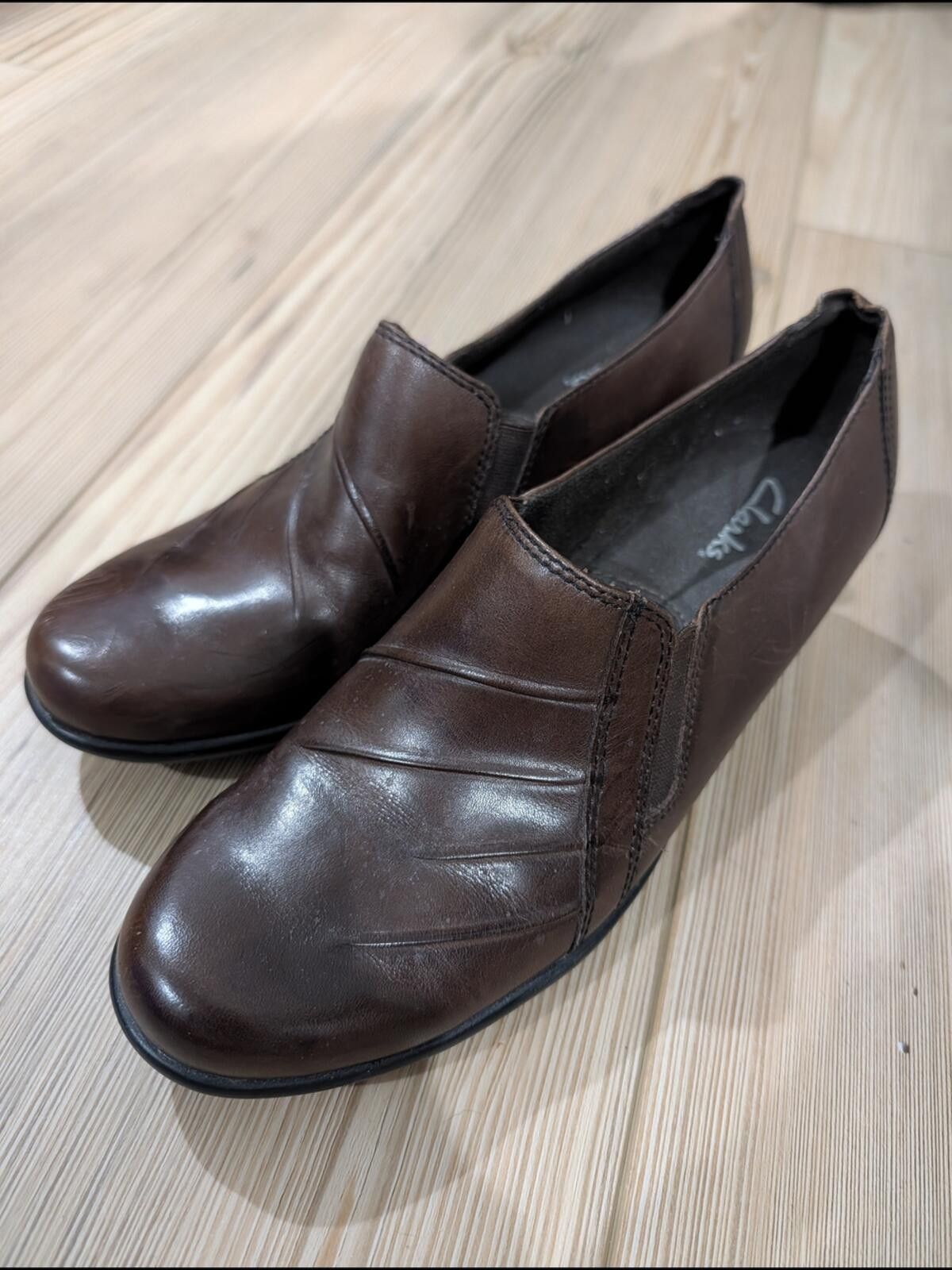 Clarks Clarks Dark Brown Leather Low Heel Slip-On Ankle Booties Size US 7 / IT 37 - 3 Thumbnail