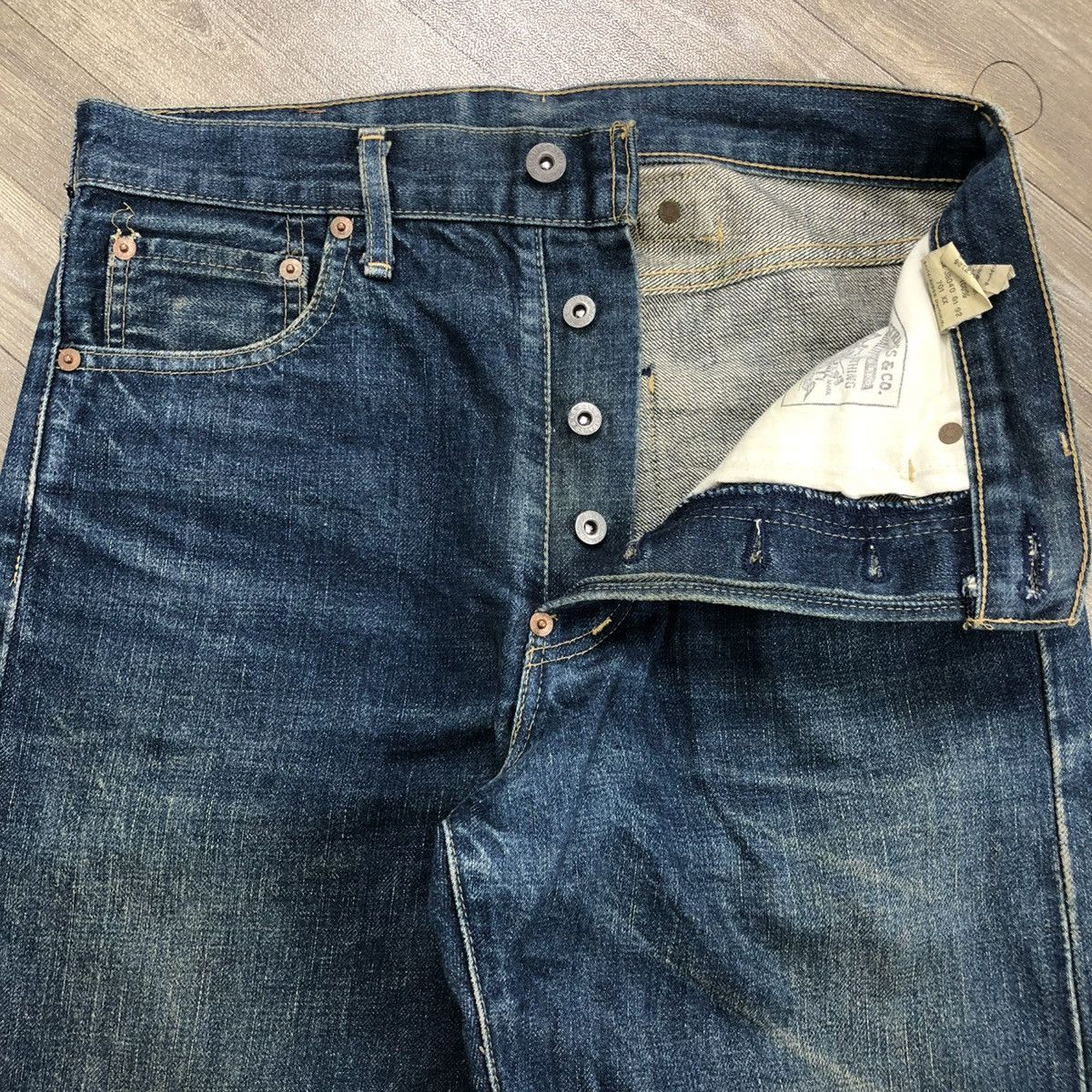 Levi's × Levi's Vintage Clothing × Vintage 🇯🇵 1990s Levis 701xx Selvedge Buckle Back Faded Blue Jeans Size US 30 / EU 46 - 8 Thumbnail