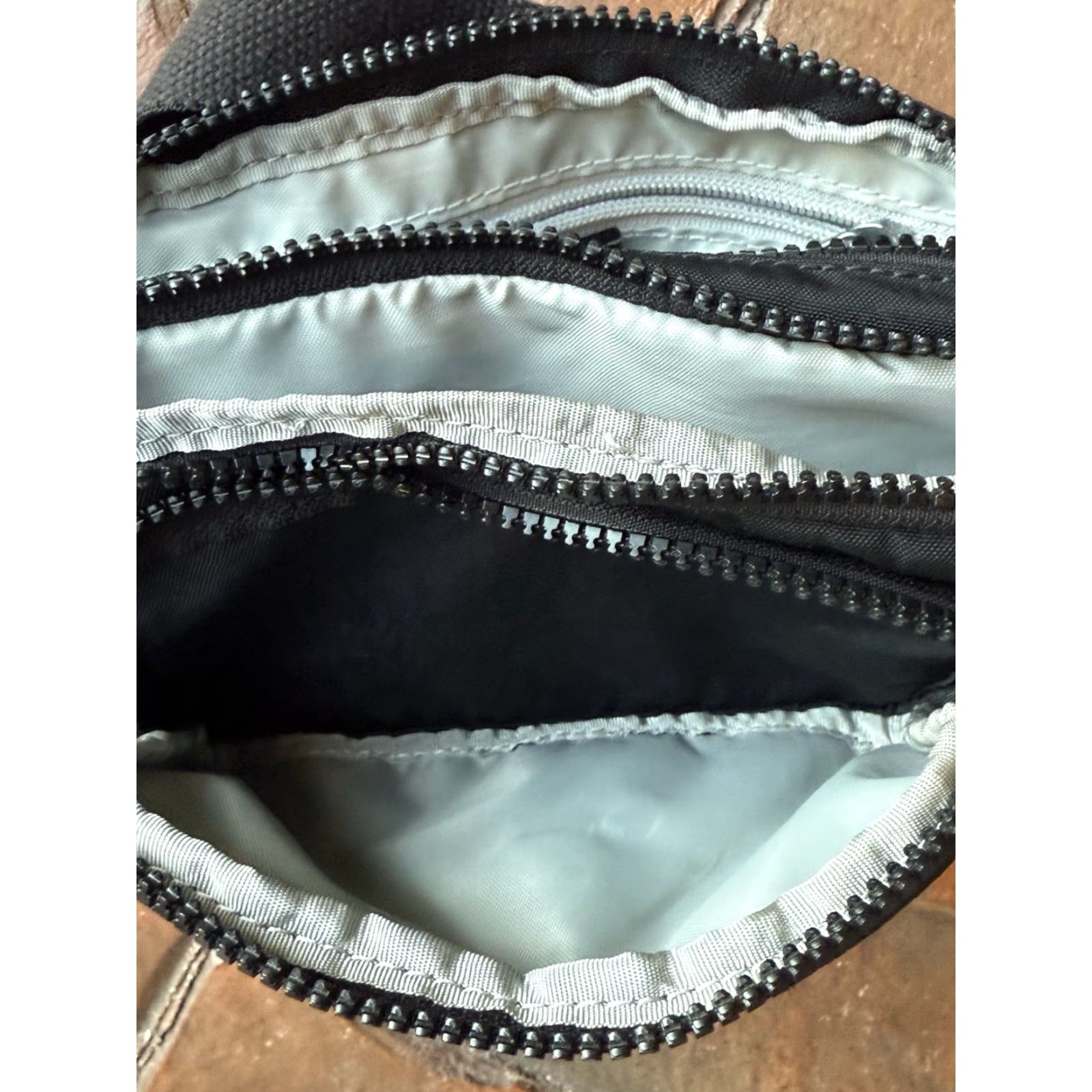 Vintage VINTAGE Kipling Pria Waist Belt Bag Black Crinkle Nylon Fanny Pack Crossbody Bag Unisex Adults Small Travel Size ONE SIZE - 6 Thumbnail