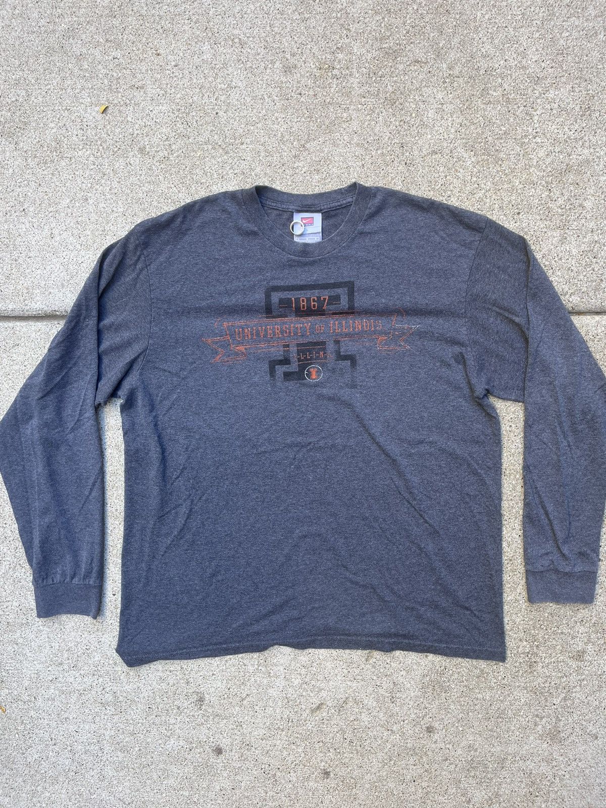 Nike × Vintage Vintage Nike Team University of Illinois Gray Longsleeev Size US L / EU 52-54 / 3 - 1 Thumbnail