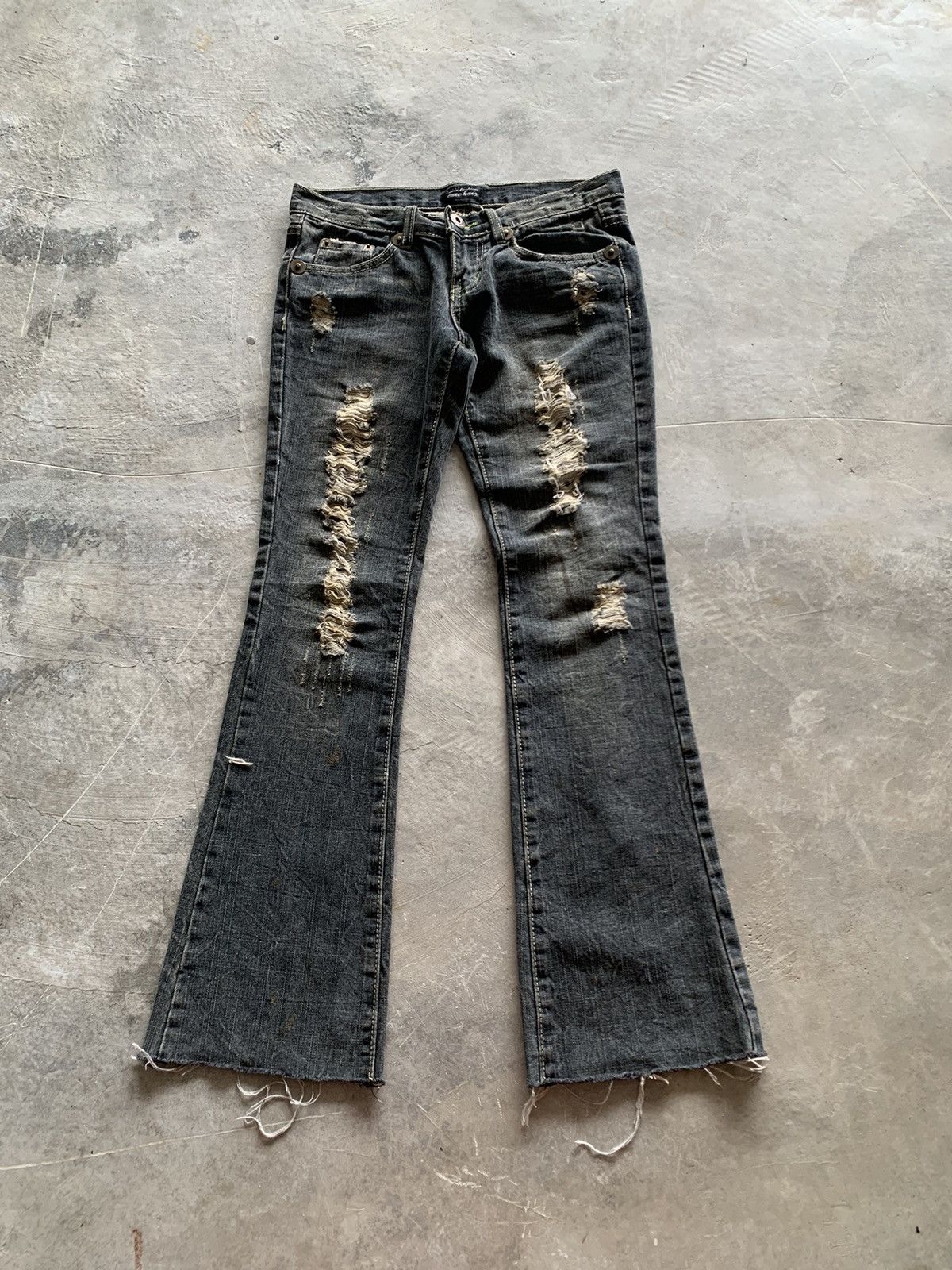 20471120 × Designer × Japanese Brand flare i6w9 lgb inspired jeans distressed japanese style Size 30" / US 8 / IT 44 - 1 Thumbnail